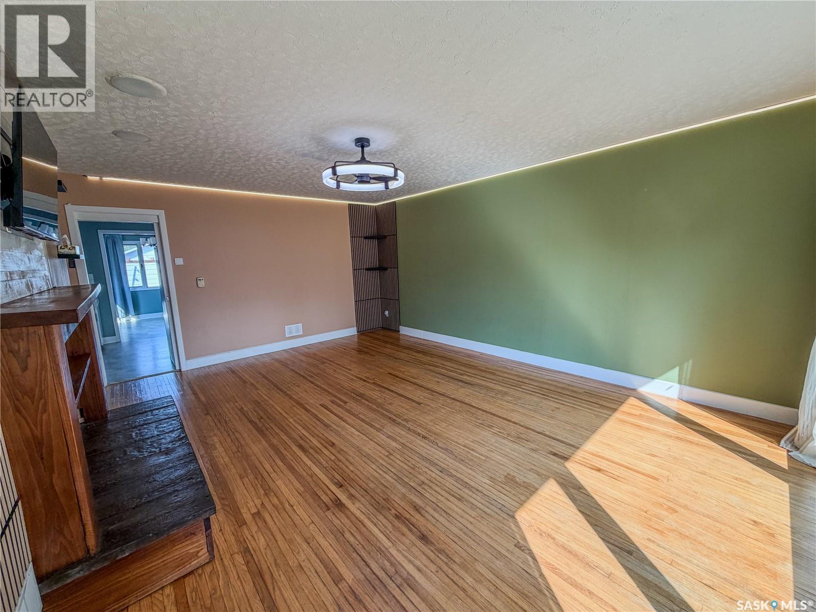 228 8th Avenue E, Melville, Saskatchewan  S0A 2P0 - Photo 11 - SK045325