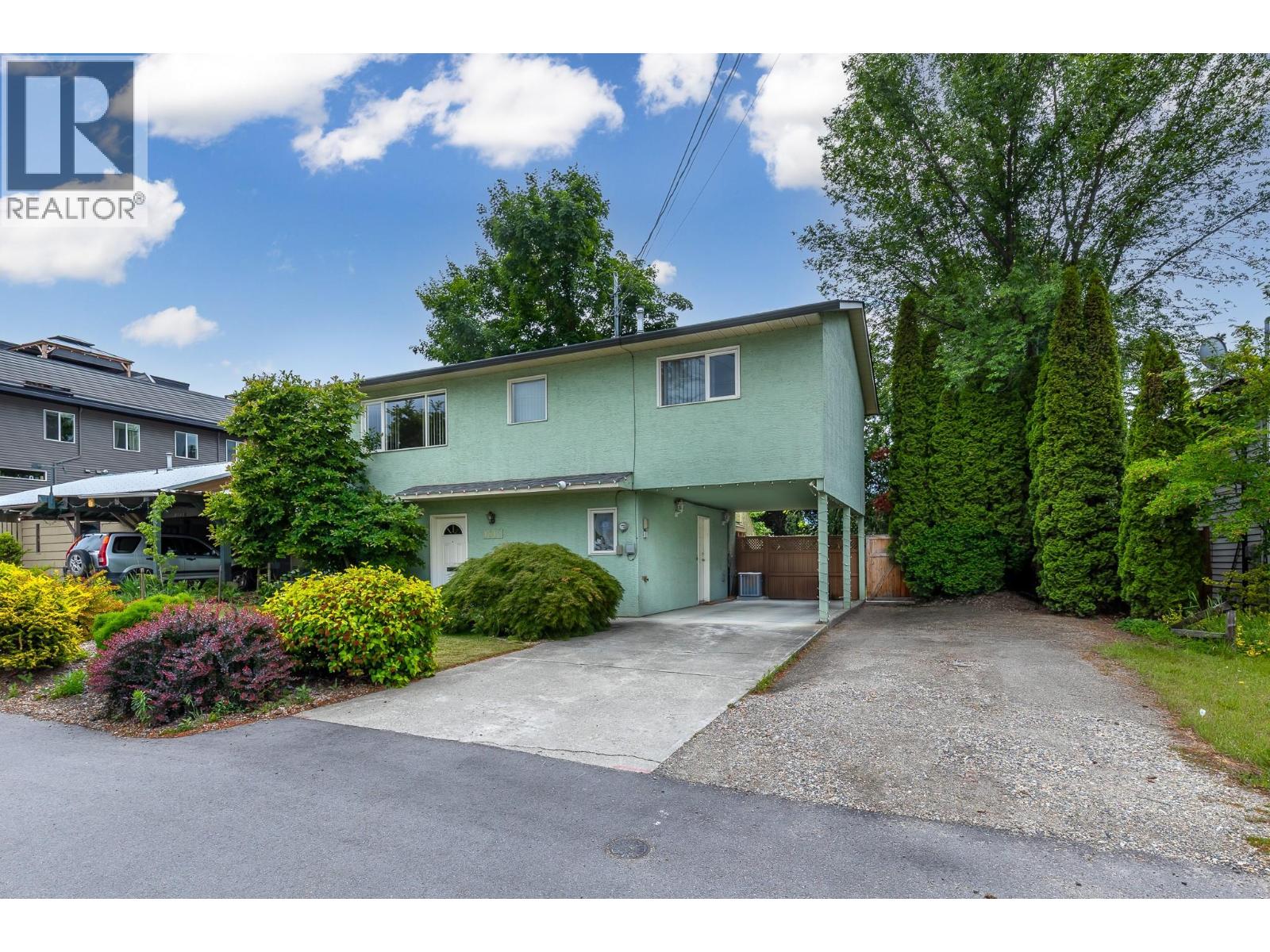 1812 46 Avenue, Vernon, British Columbia  V1T 3P5 - Photo 2 - 10390842