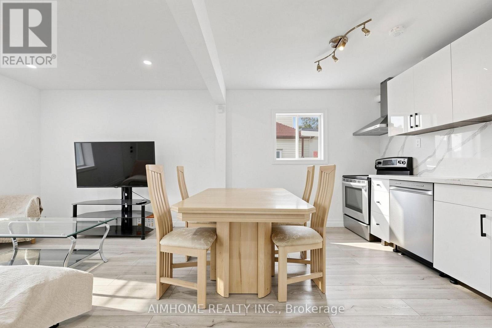 95 Steeles Avenue E, Toronto, Ontario  M2M 3Y4 - Photo 11 - C13665184