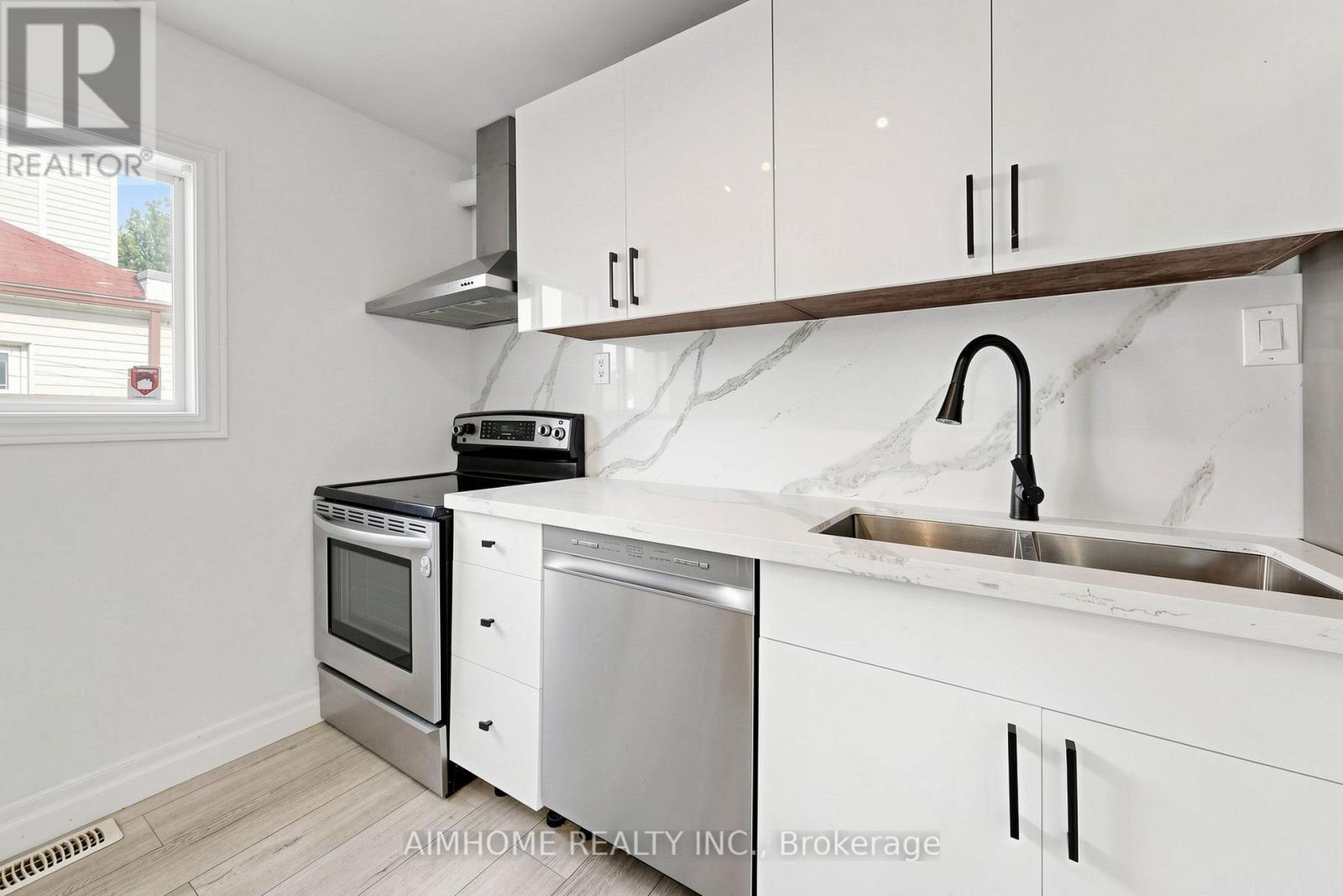 95 Steeles Avenue E, Toronto, Ontario  M2M 3Y4 - Photo 14 - C13665184