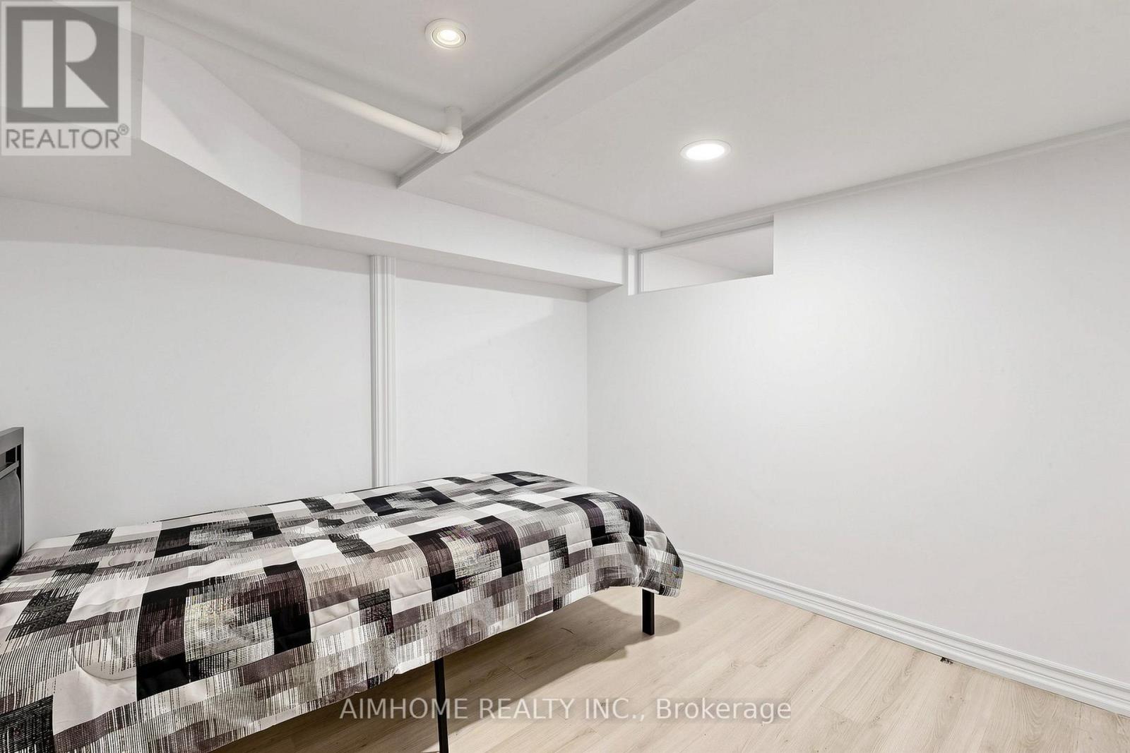 95 Steeles Avenue E, Toronto, Ontario  M2M 3Y4 - Photo 33 - C13665184