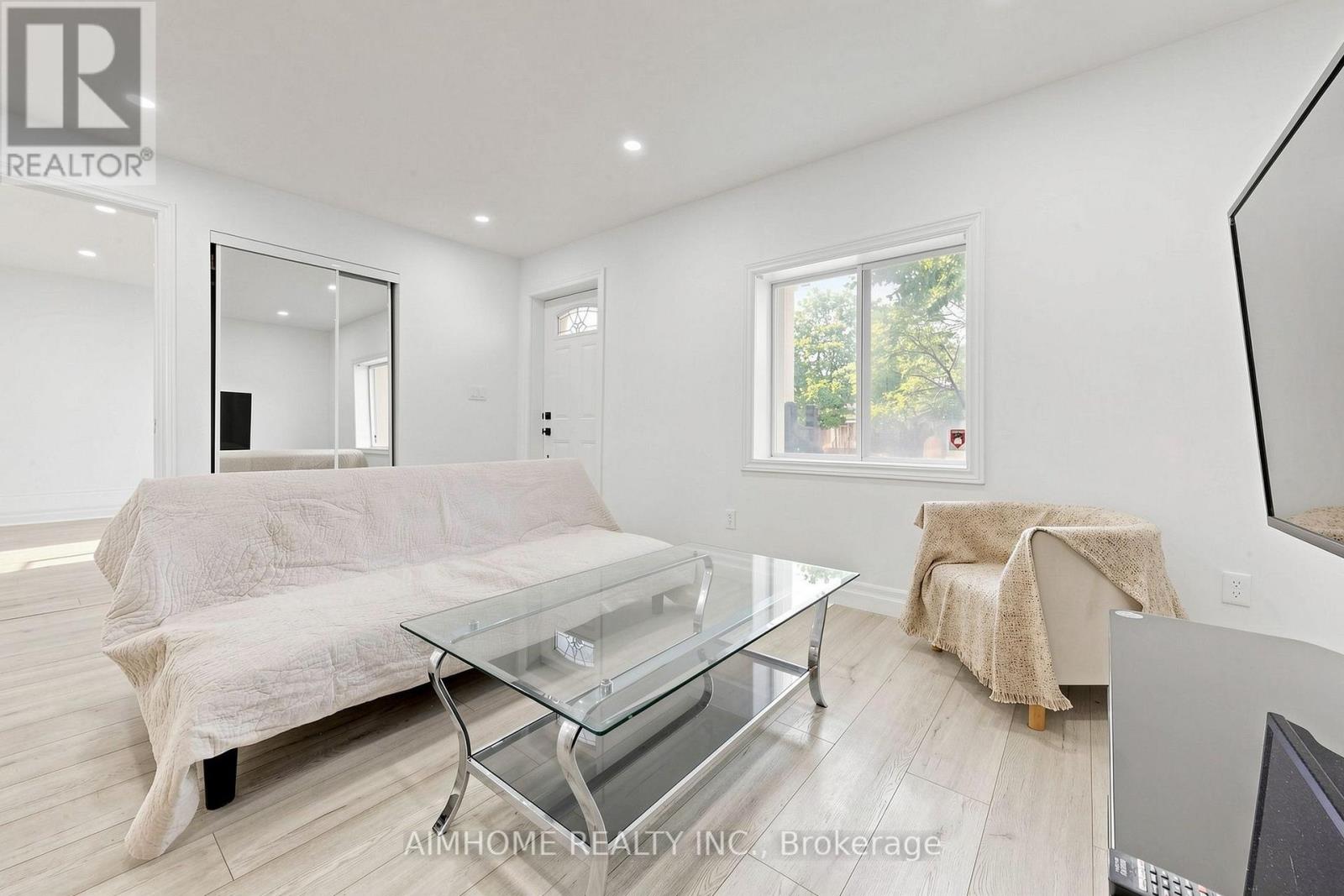 95 Steeles Avenue E, Toronto, Ontario  M2M 3Y4 - Photo 8 - C13665184