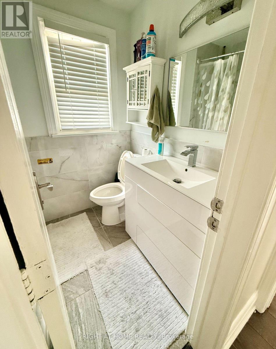 Main - 53 Garthdale Court, Toronto, Ontario  M3H 5P7 - Photo 4 - C13665196