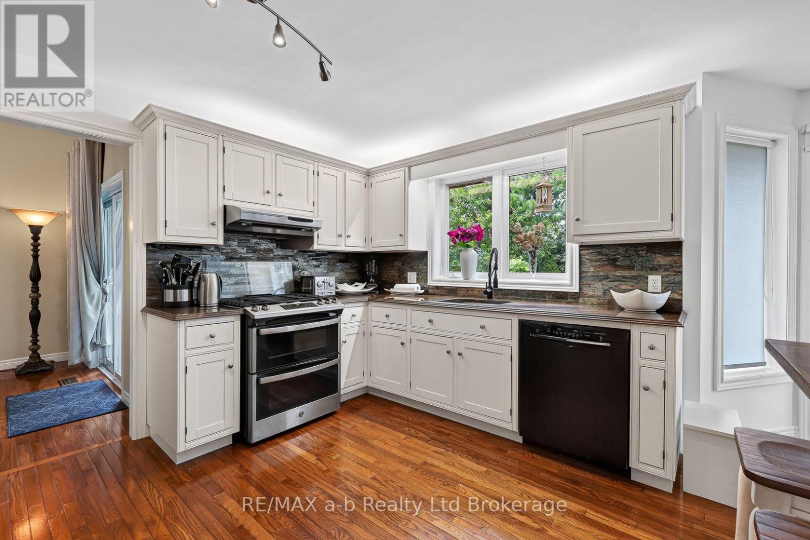 72 Indian Road, Woodstock, Ontario  N4T 1R5 - Photo 24 - X13665188
