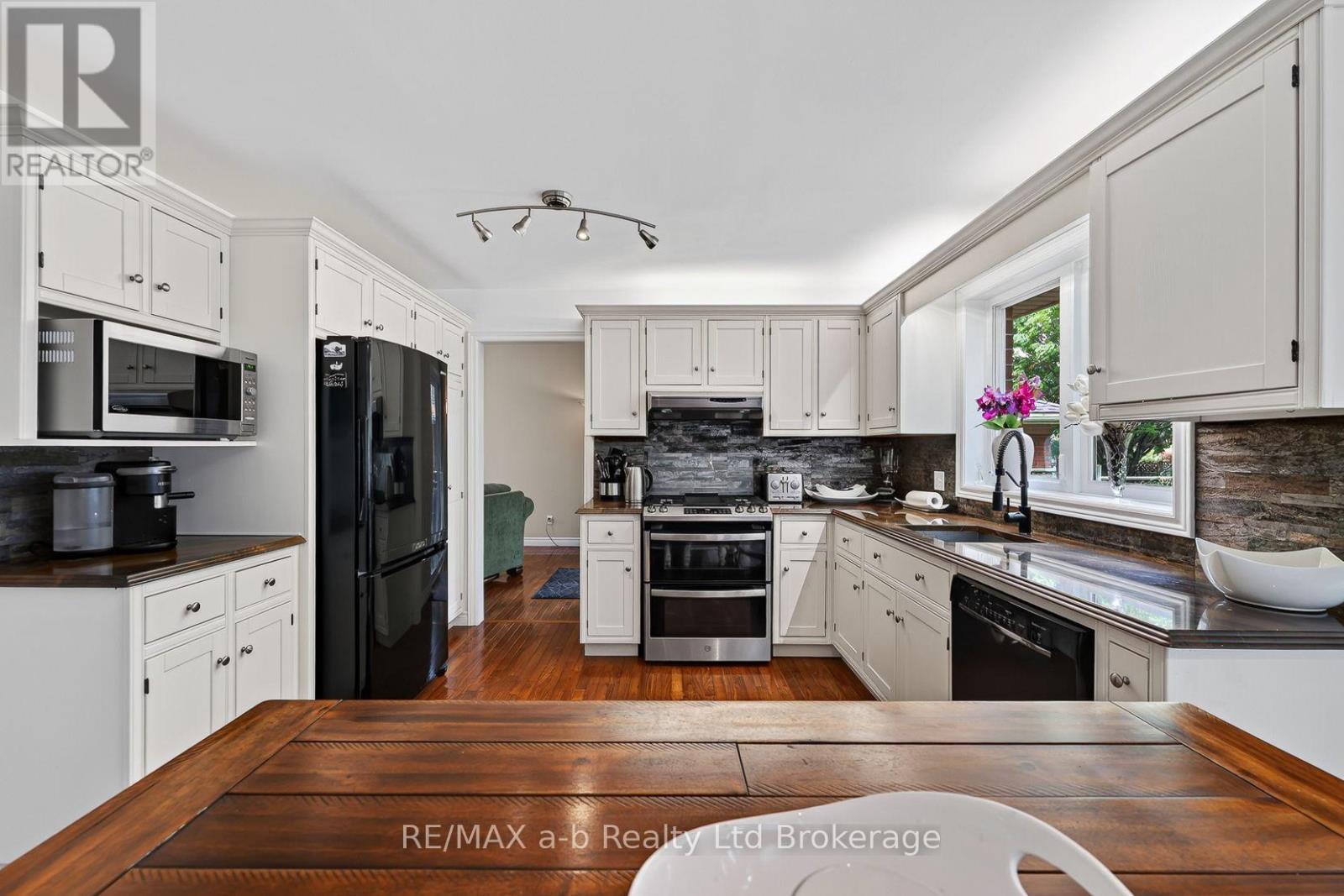 72 Indian Road, Woodstock, Ontario  N4T 1R5 - Photo 25 - X13665188