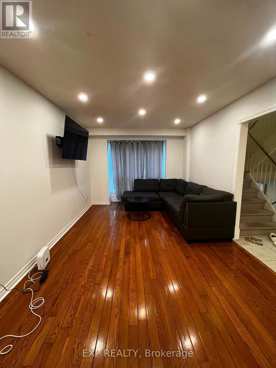 10 - ROOM C - 22 PEARSON STREET, Oshawa, Ontario