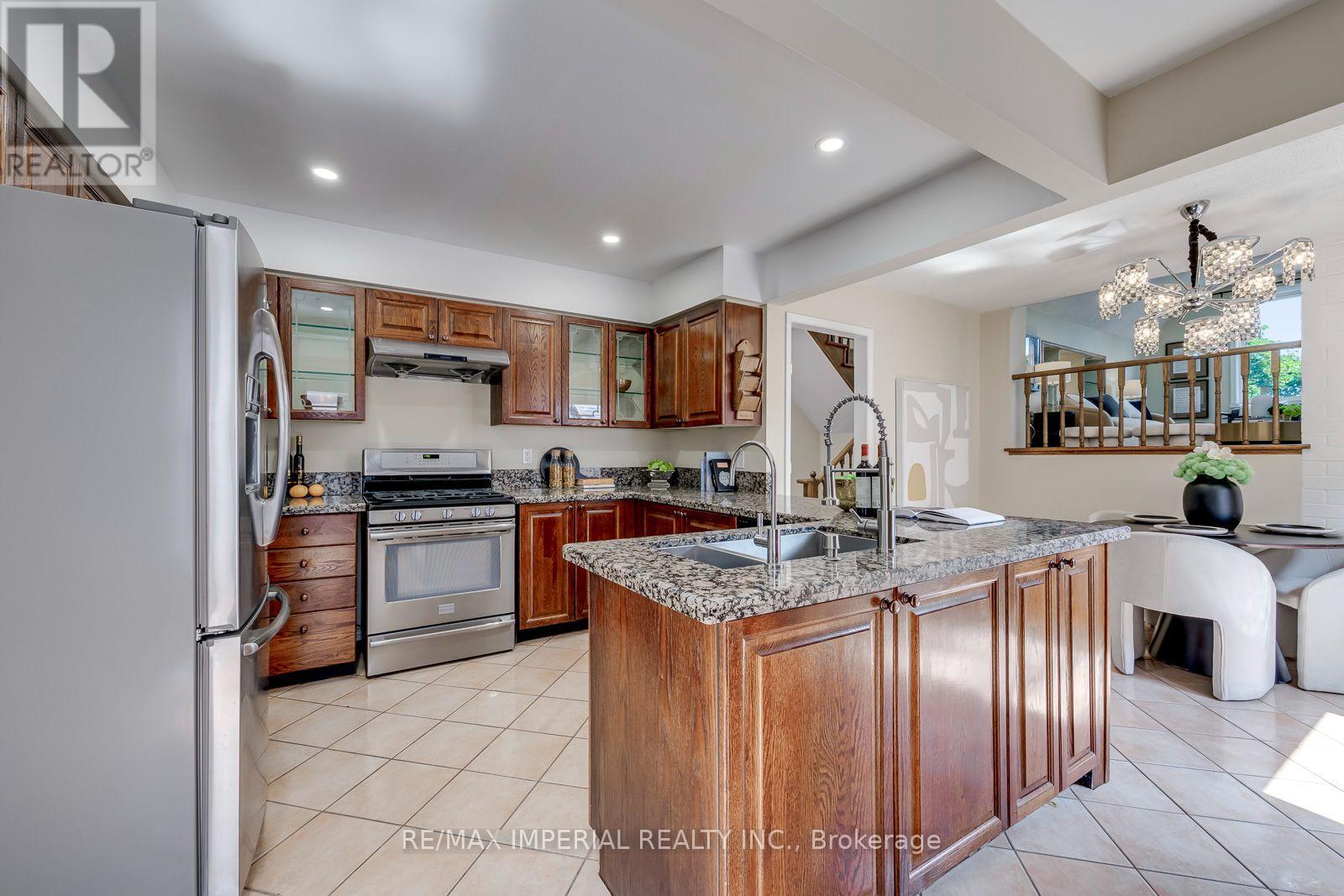 4303 Mayflower Drive, Mississauga, Ontario  L5R 1T7 - Photo 13 - W13665182