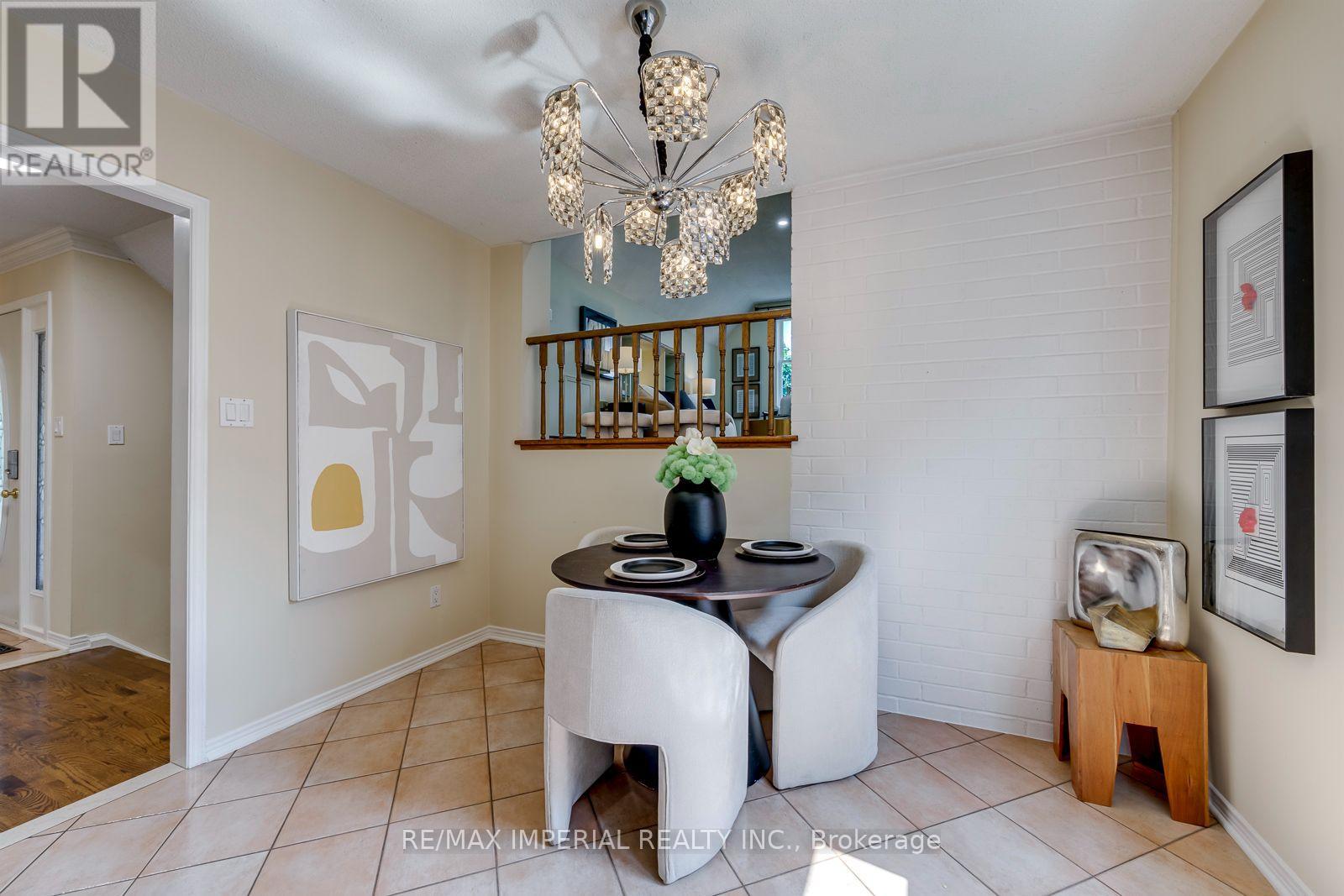 4303 Mayflower Drive, Mississauga, Ontario  L5R 1T7 - Photo 17 - W13665182