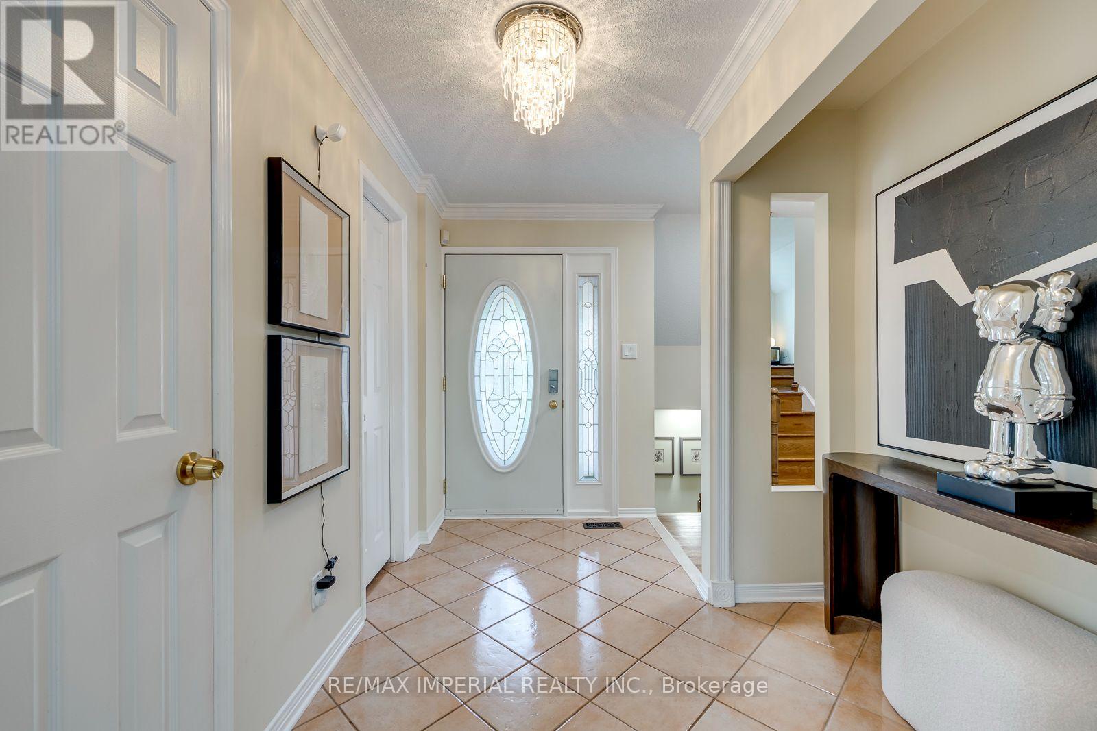 4303 Mayflower Drive, Mississauga, Ontario  L5R 1T7 - Photo 4 - W13665182