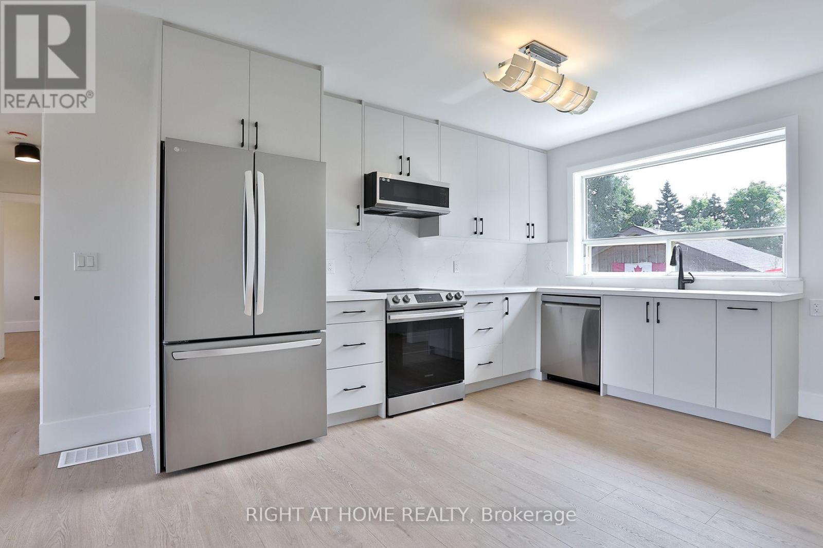 80 Stephen Drive, Caledon, Ontario  L7E 4Y5 - Photo 4 - W13665194
