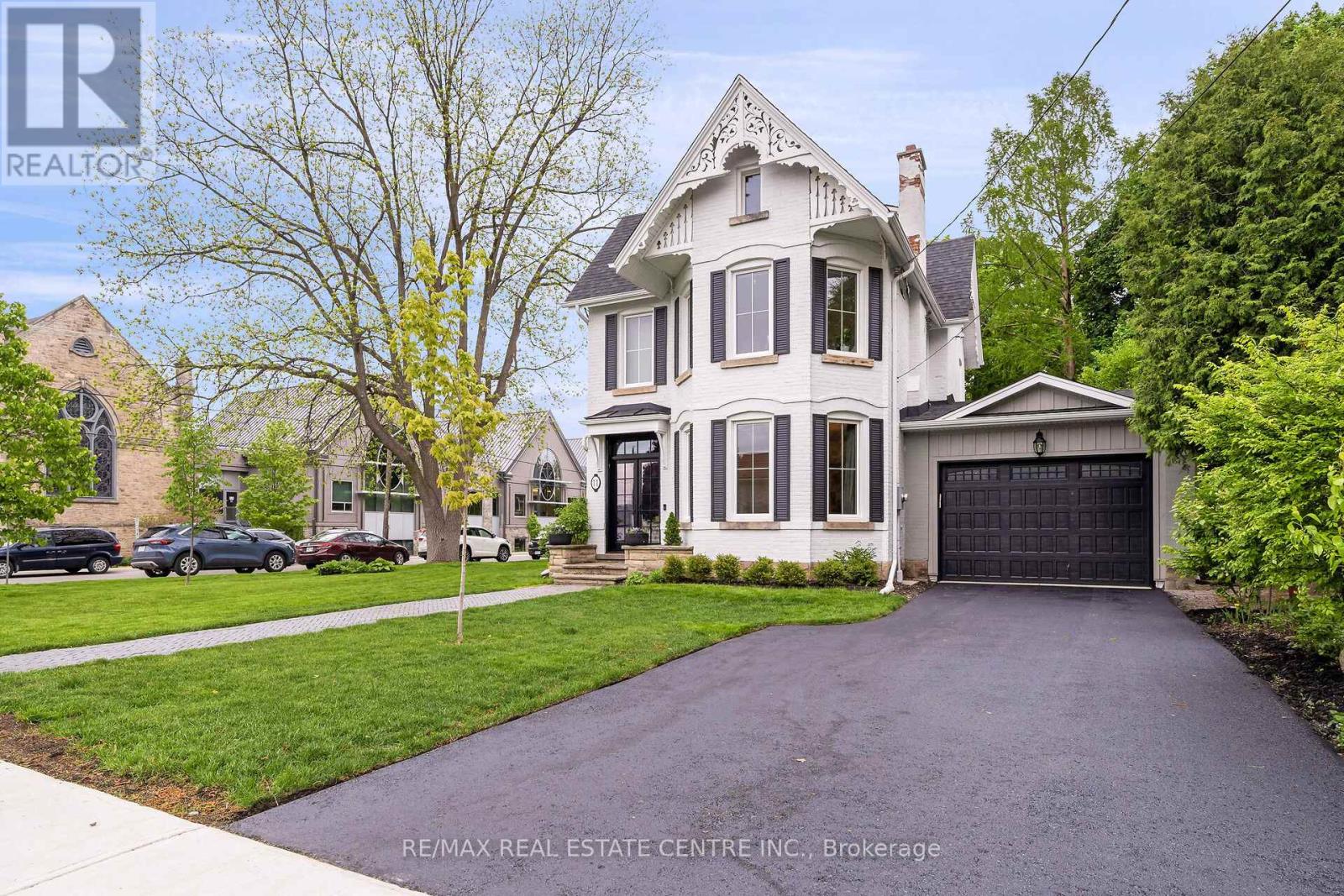 11 Church Street, Halton Hills, Ontario  L7G 2A4 - Photo 2 - W13665204