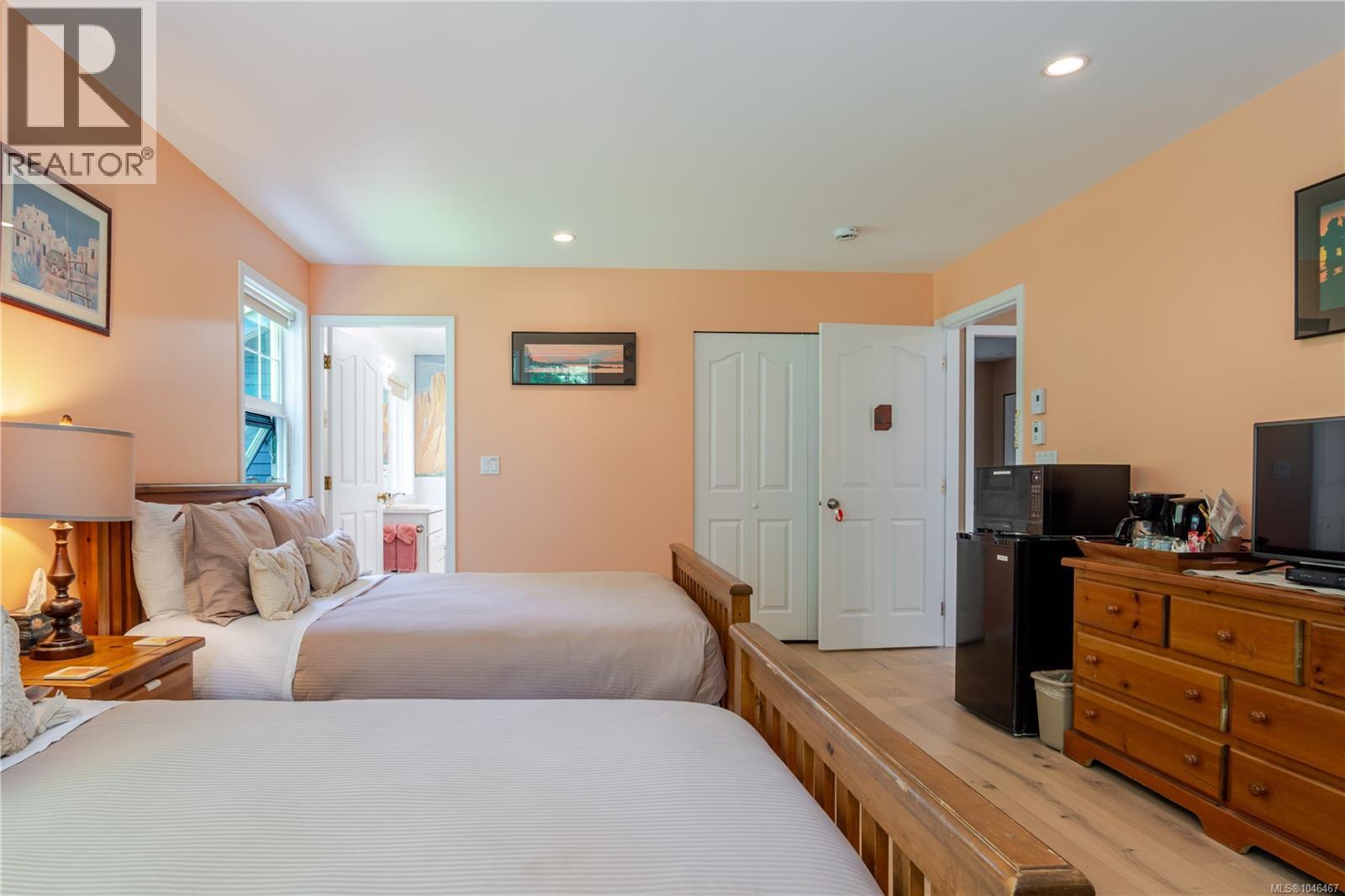 1212 Lynn Rd, Tofino, British Columbia  V0R 2Z0 - Photo 49 - 1046467