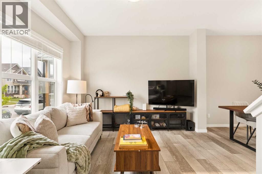 848 Chinook Gate Parade SW, Airdrie, Alberta  T0M 0E0 - Photo 5 - A2336367