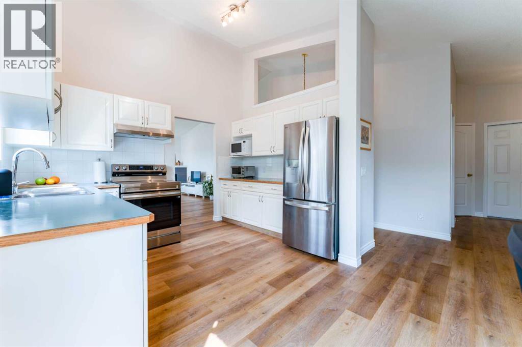 76 Sierra Morena Green SW, Calgary, Alberta  T3H 3E5 - Photo 6 - A2335954