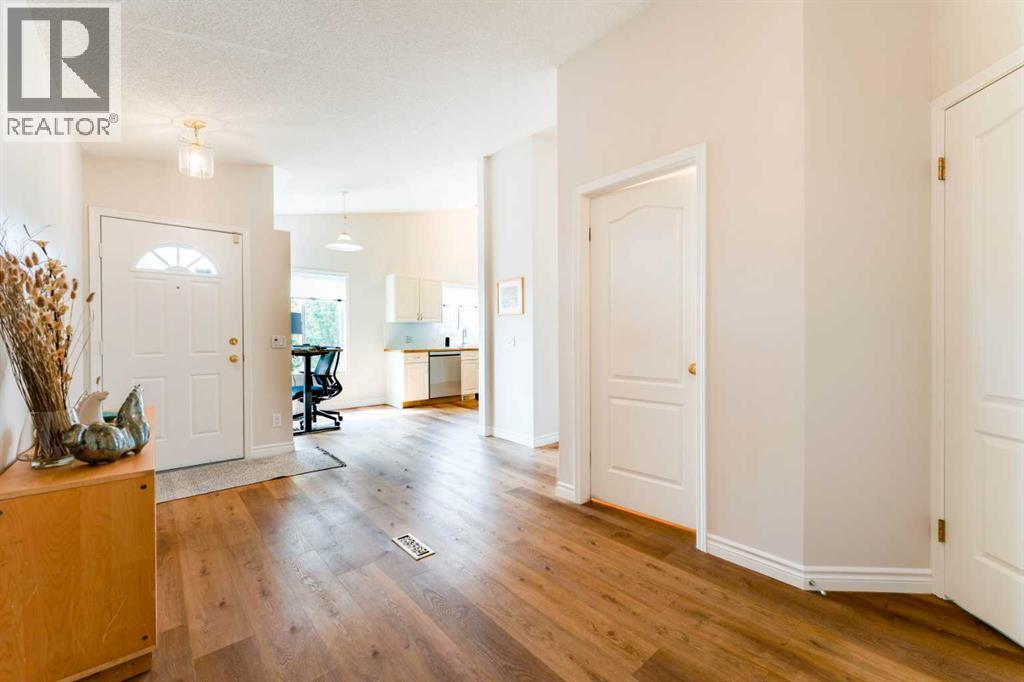 76 Sierra Morena Green SW, Calgary, Alberta  T3H 3E5 - Photo 2 - A2335954