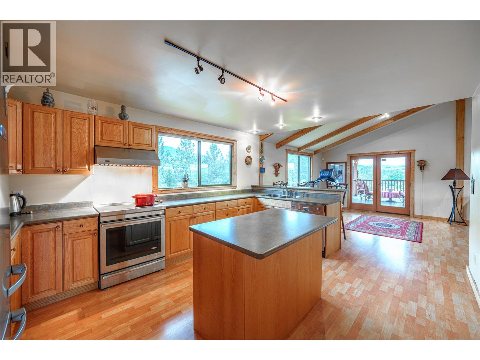 9109 Mackie Drive, Coldstream, British Columbia  V1B 1H1 - Photo 12 - 10391418