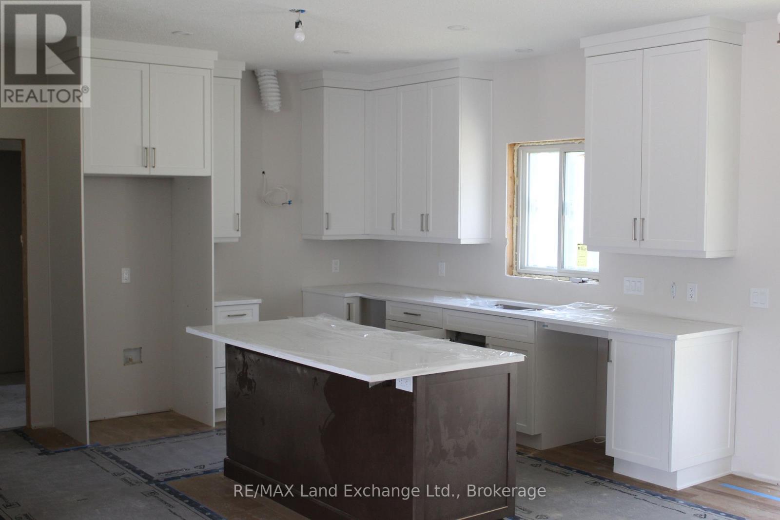 772 Campbell Avenue, Kincardine, Ontario  N2Z 1W1 - Photo 3 - X10845618