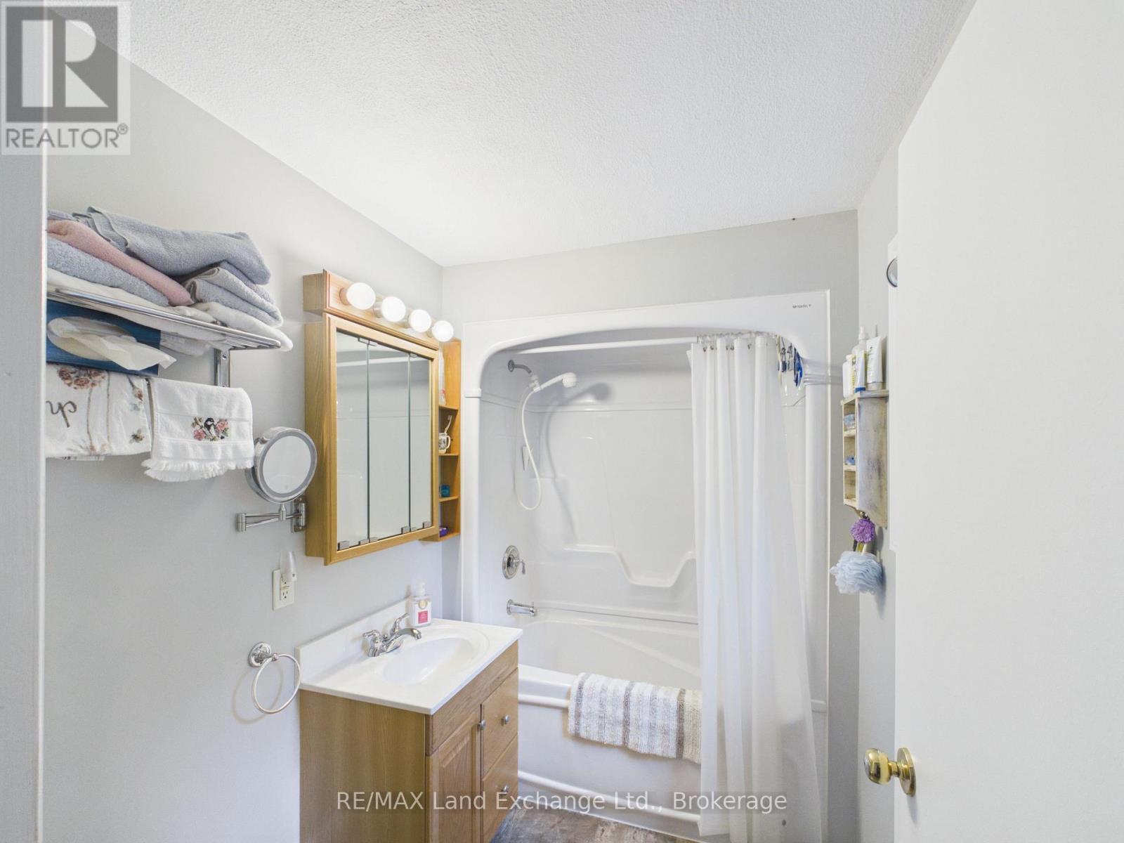 457 Penetangore Row S, Kincardine, Ontario  N2Z 2J7 - Photo 13 - X13665264