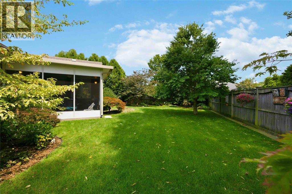 821 Carriage Way, Sarnia, Ontario  N7W 0A5 - Photo 37 - 26019497