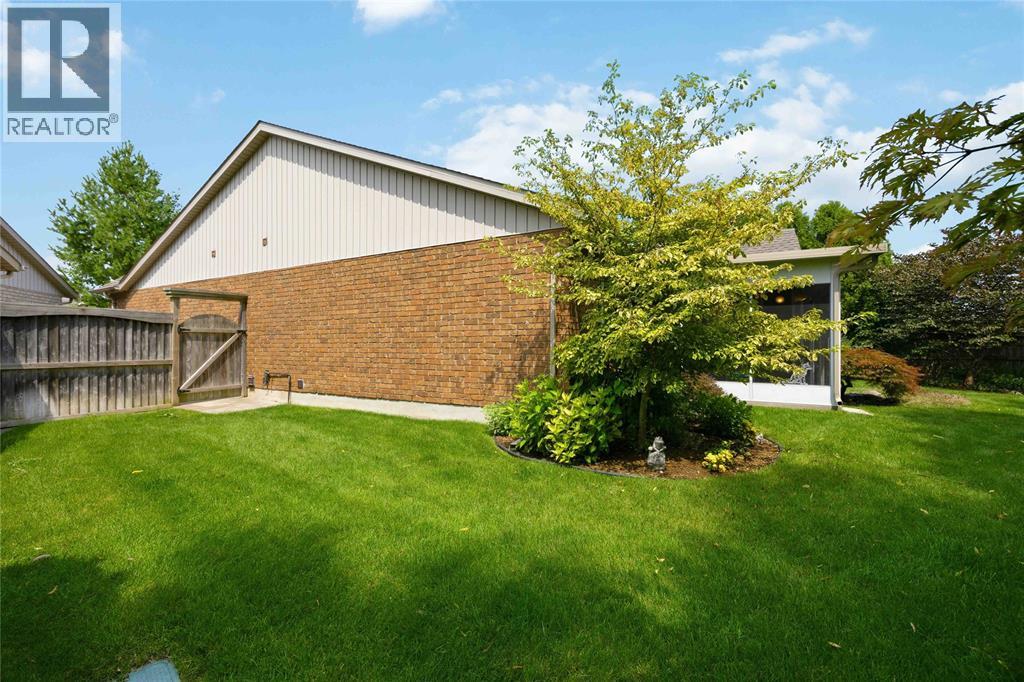 821 Carriage Way, Sarnia, Ontario  N7W 0A5 - Photo 40 - 26019497