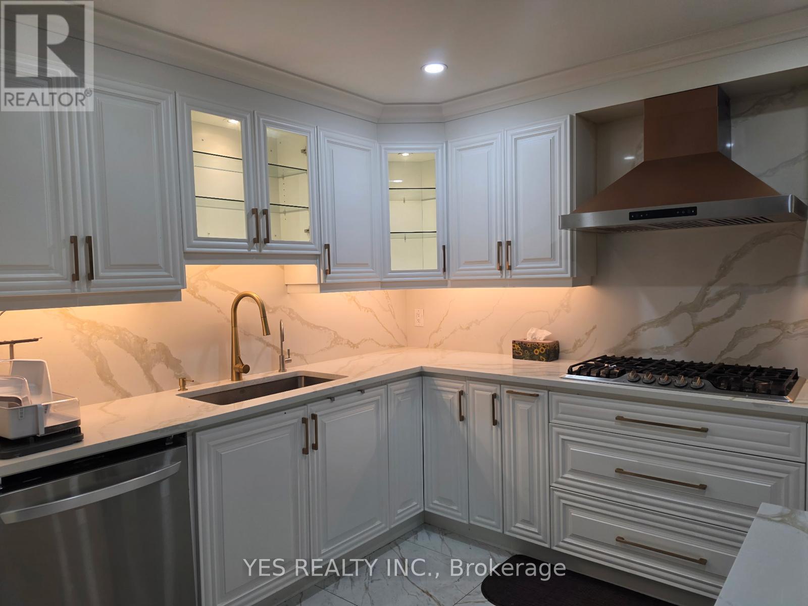 52 Hollingsworth Circle, Brampton, Ontario  L7A 0J7 - Photo 8 - W13550078