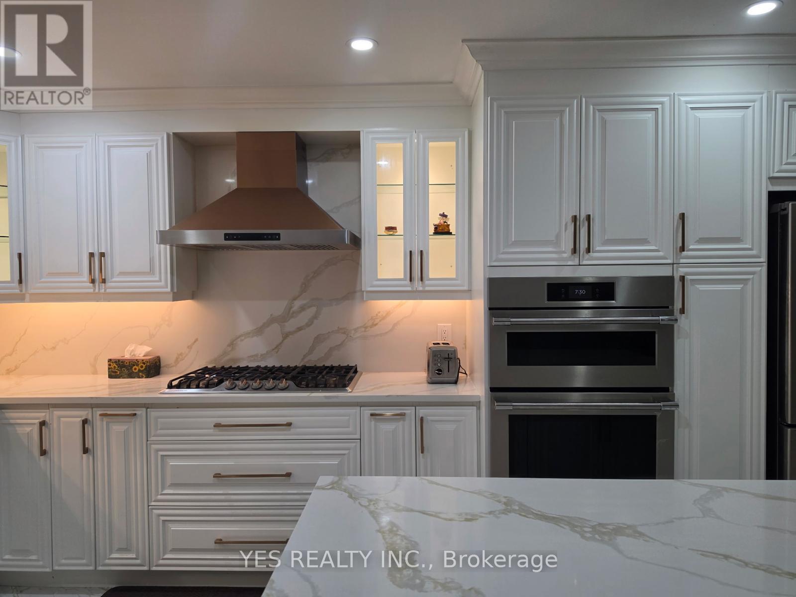 52 Hollingsworth Circle, Brampton, Ontario  L7A 0J7 - Photo 7 - W13550078