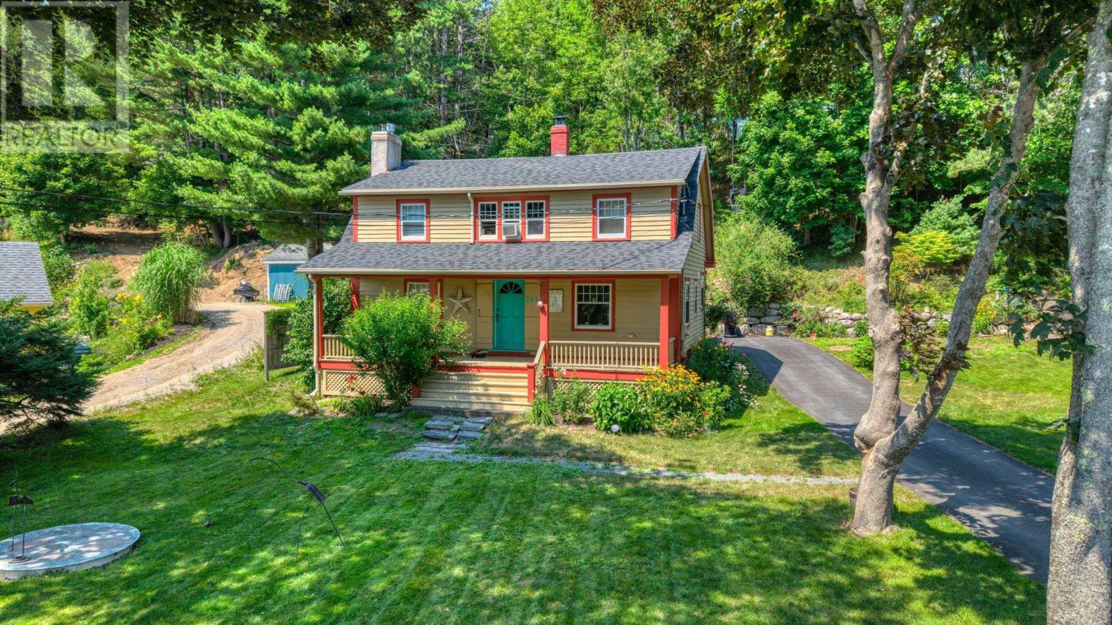 261 Edgewater Street, mahone bay, Nova Scotia