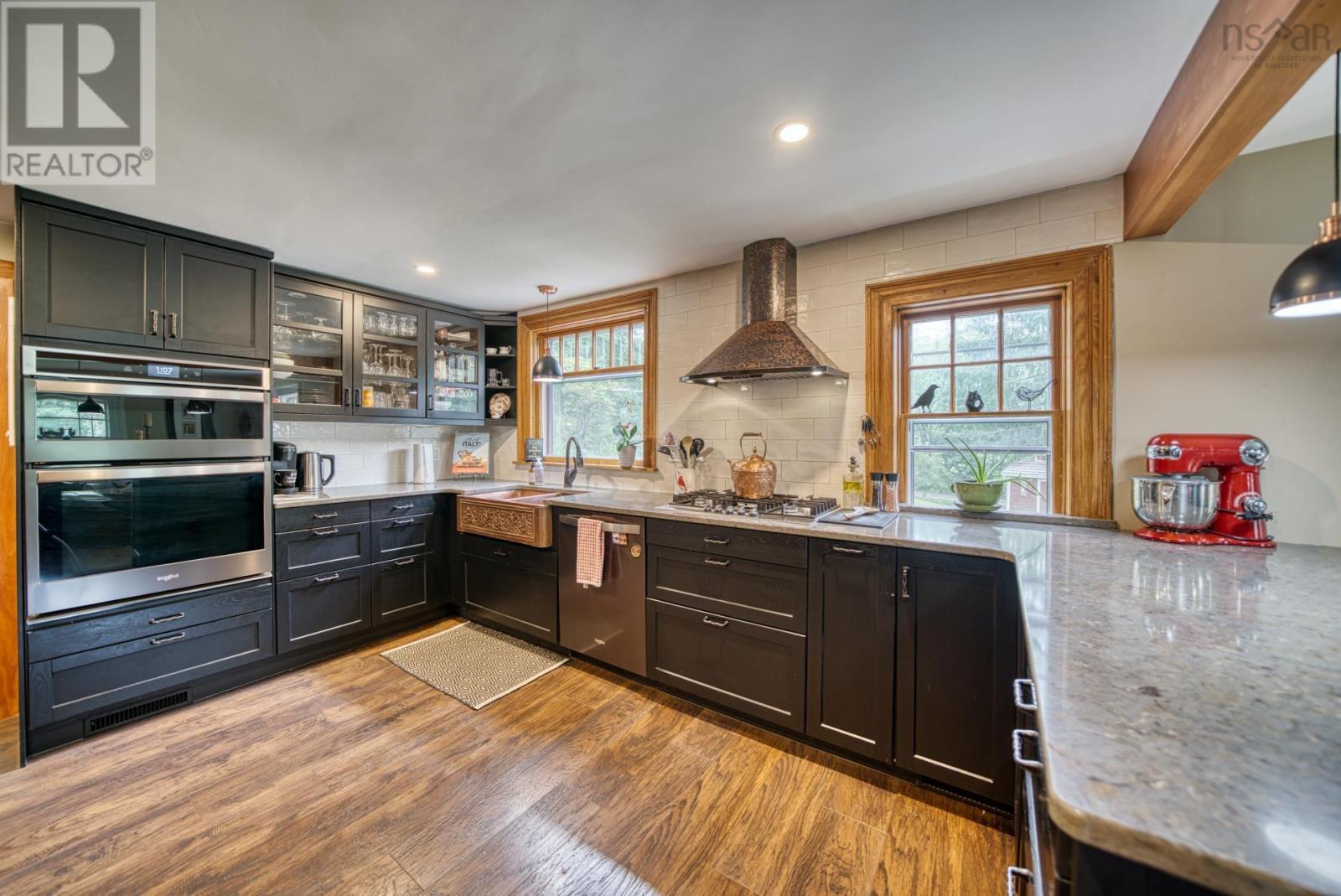 261 Edgewater Street, Mahone Bay, Nova Scotia  B0J 2E0 - Photo 11 - 202620321