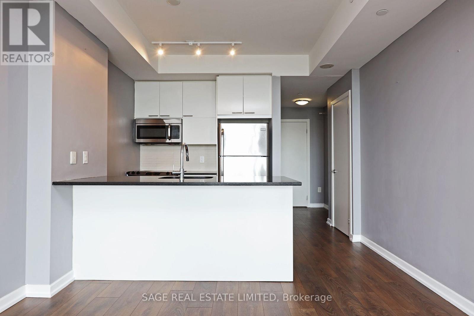 413 - 66 FOREST MANOR ROAD