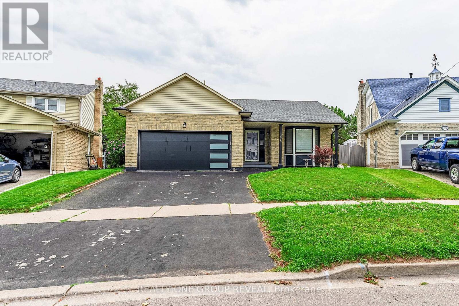 326 Prince Of Wales Drive, Whitby, Ontario  L1N 6M9 - Photo 2 - E13665302