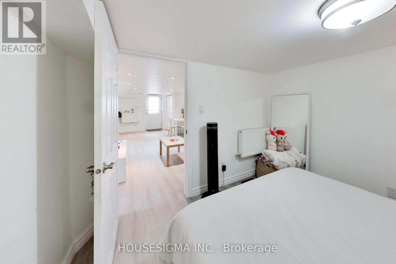 Lower - 152 Linsmore Crescent, Toronto, Ontario M4J 4L2 - Photo 10 - E13665312