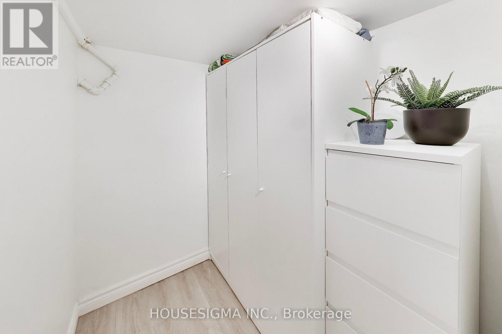 Lower - 152 Linsmore Crescent, Toronto, Ontario M4J 4L2 - Photo 12 - E13665312