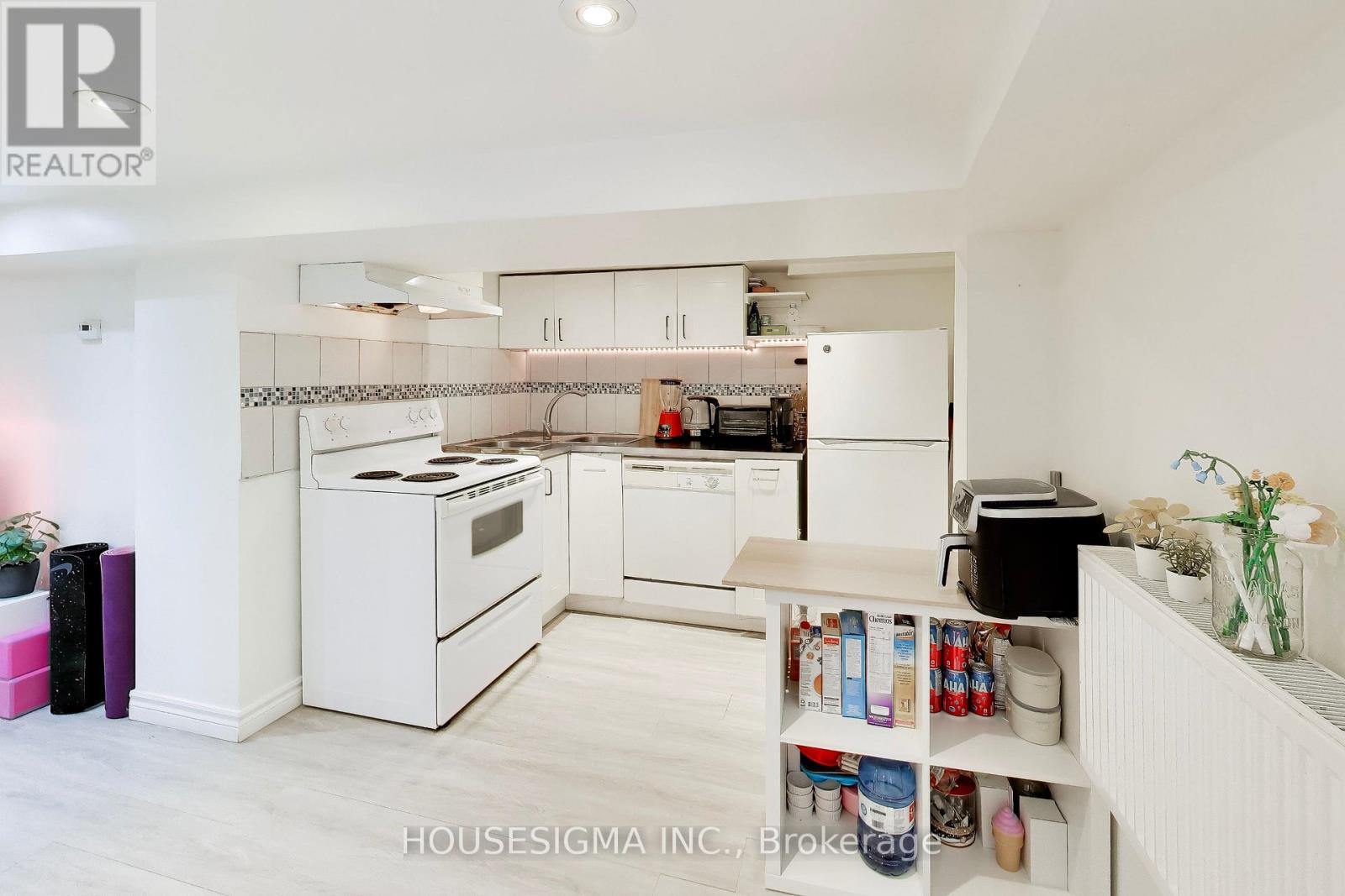 Lower - 152 Linsmore Crescent, Toronto, Ontario M4J 4L2 - Photo 5 - E13665312