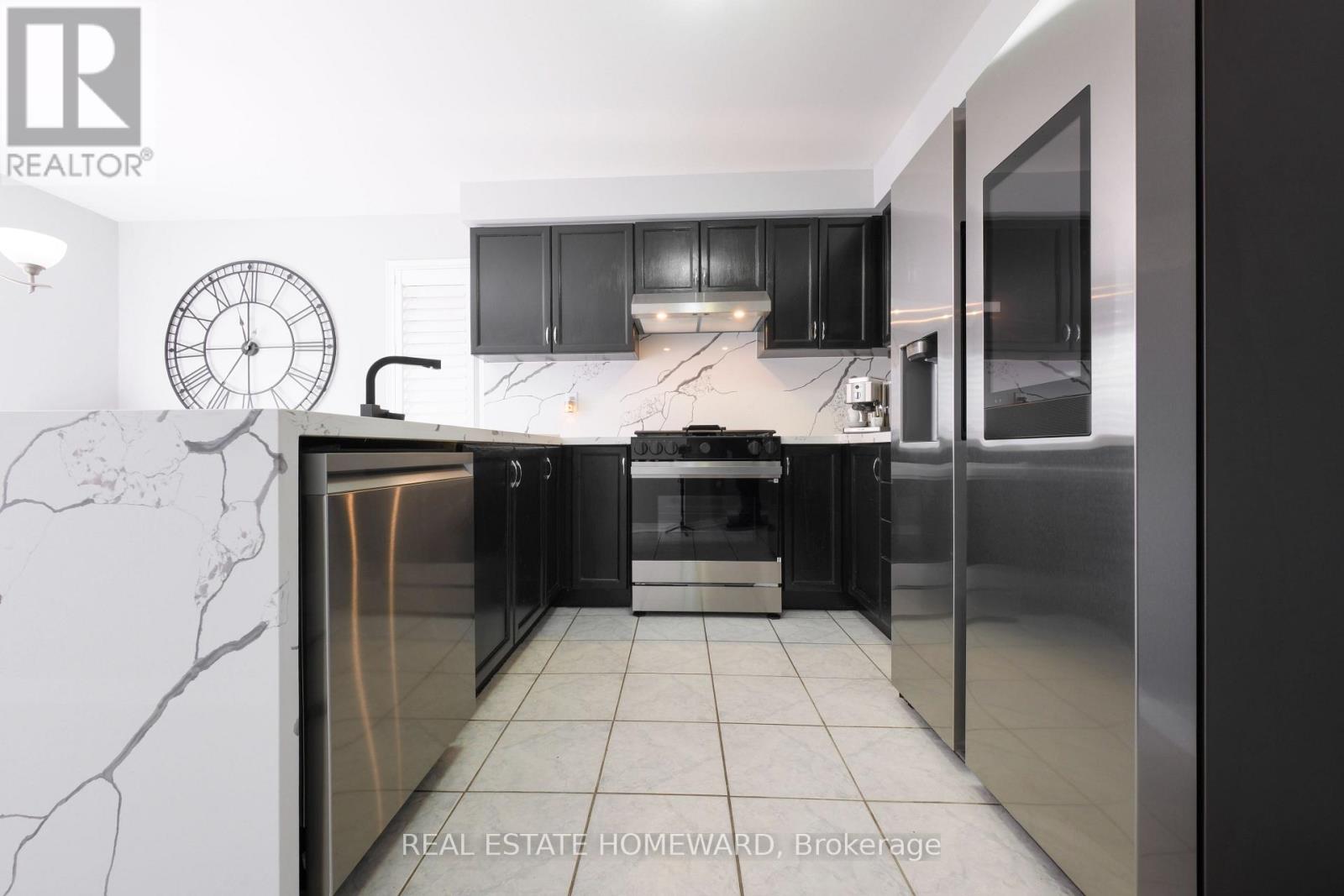 1283 Vincent Crescent, Innisfil, Ontario L9S 1Z6 - Photo 12 - N13665212
