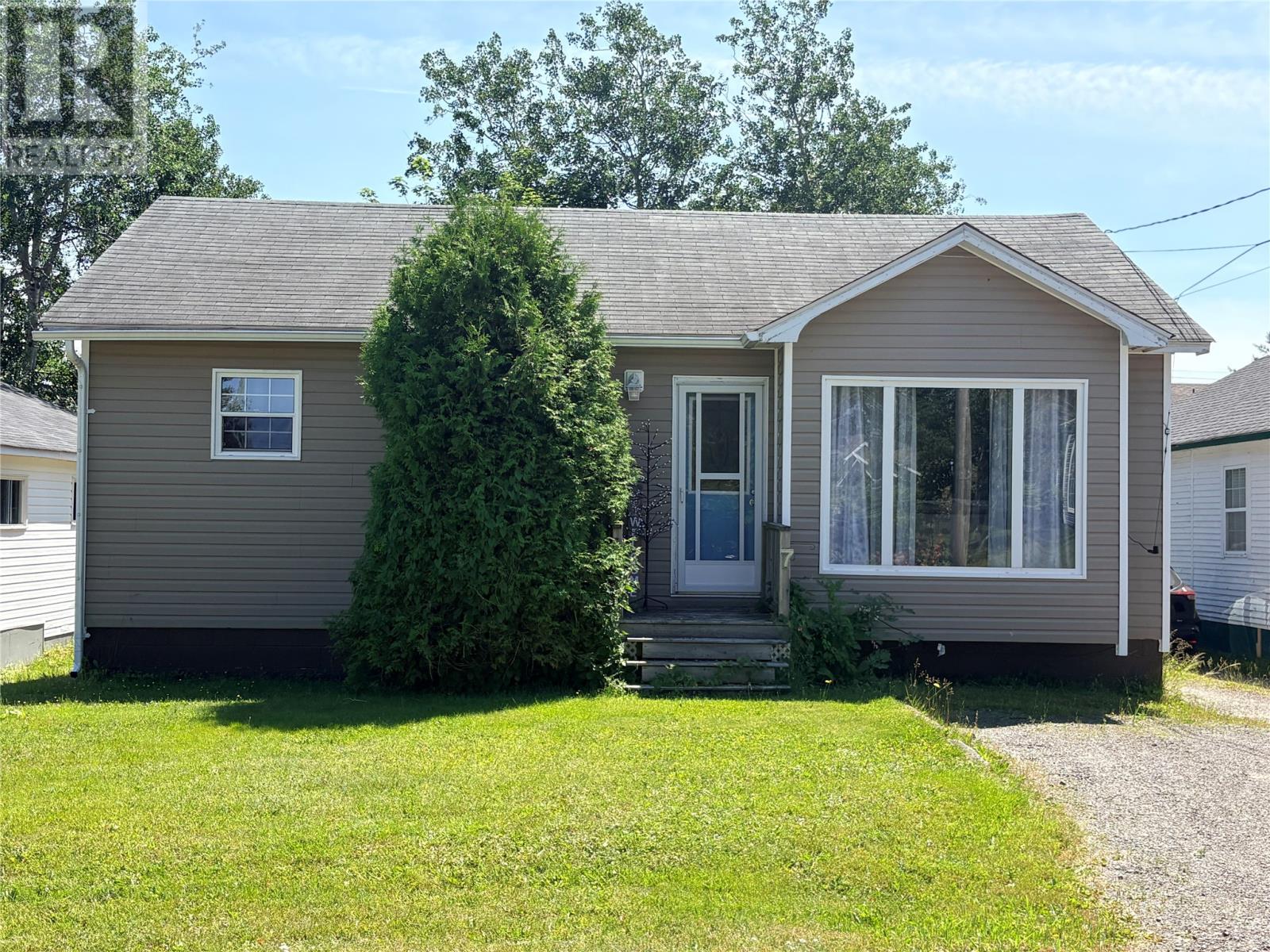 7 Coronation Street, Lewisporte, Newfoundland & Labrador A0G 3A0 - Photo 2 - 1301681