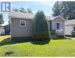 <div class="price">$159,999</div> 7 Coronation Street<br>Lewisporte, Newfoundland & Labrador<br><div class='bed_bath'>2 Bed | 1 Bath</div>