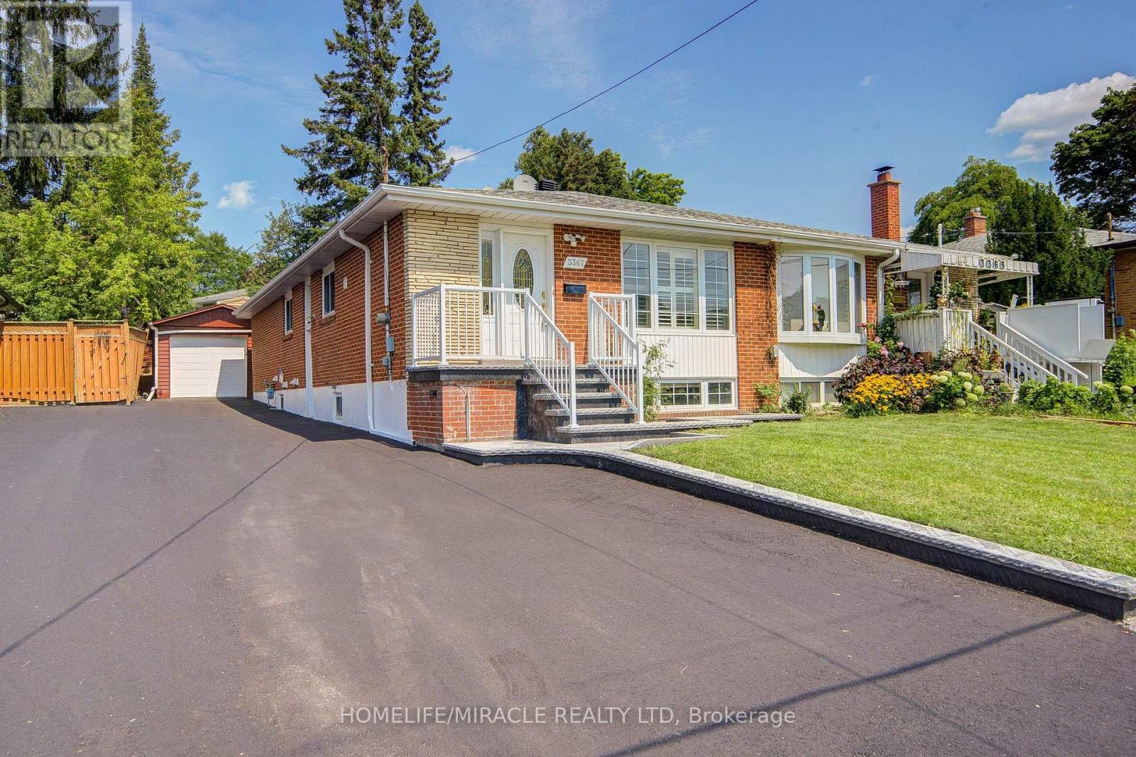 3367 The Credit Wood, Mississauga, Ontario  L5C 2J9 - Photo 2 - W13665214