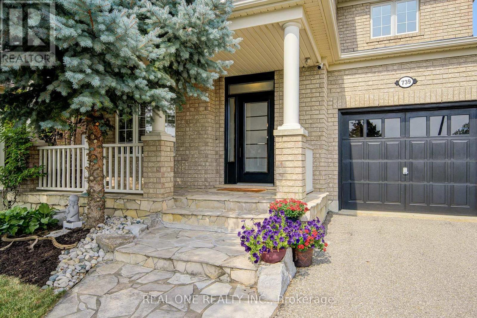 739 Philbrook Drive, Milton, Ontario L9T 0E9 - Photo 3 - W13665232