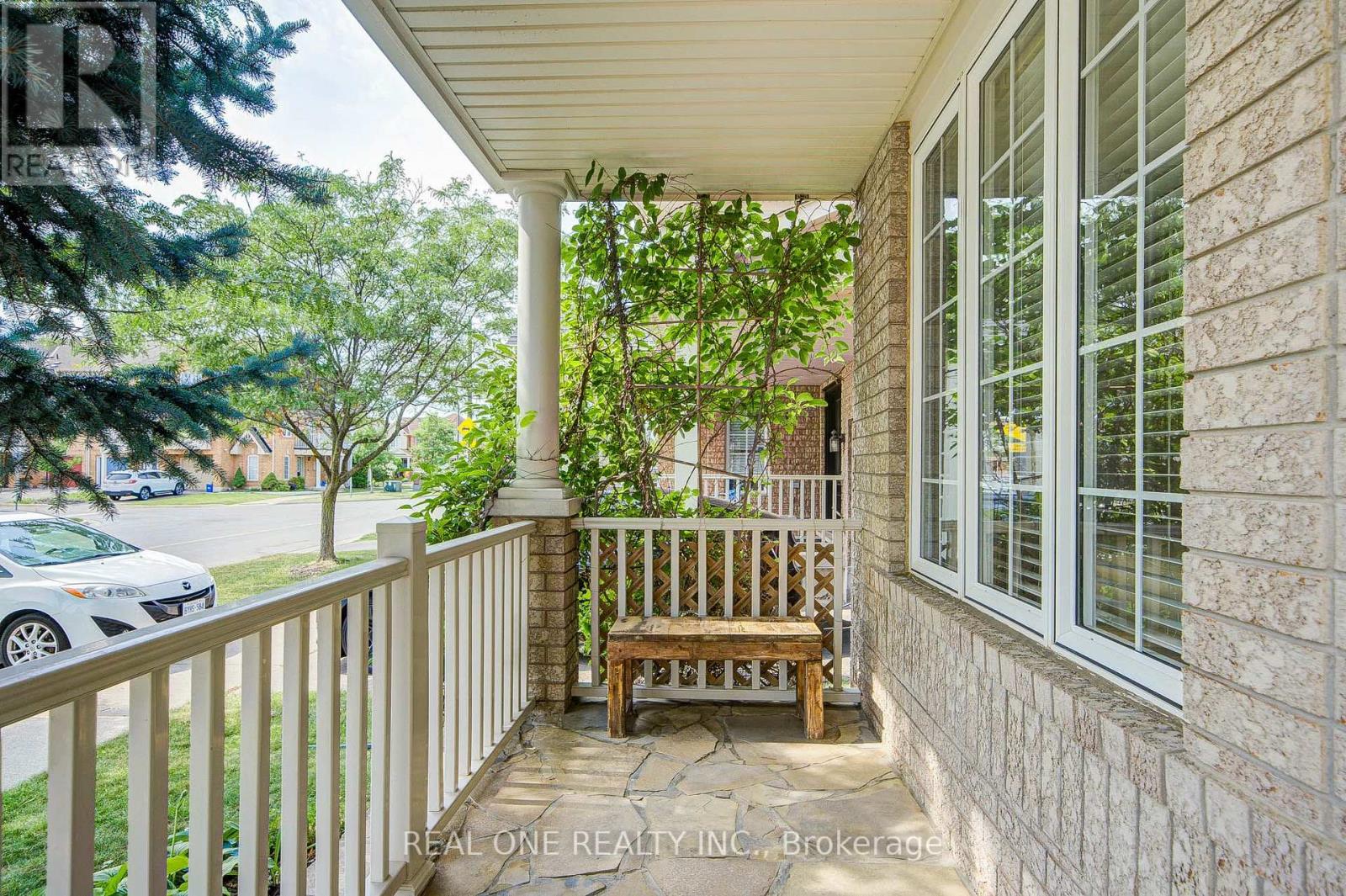 739 Philbrook Drive, Milton, Ontario L9T 0E9 - Photo 4 - W13665232