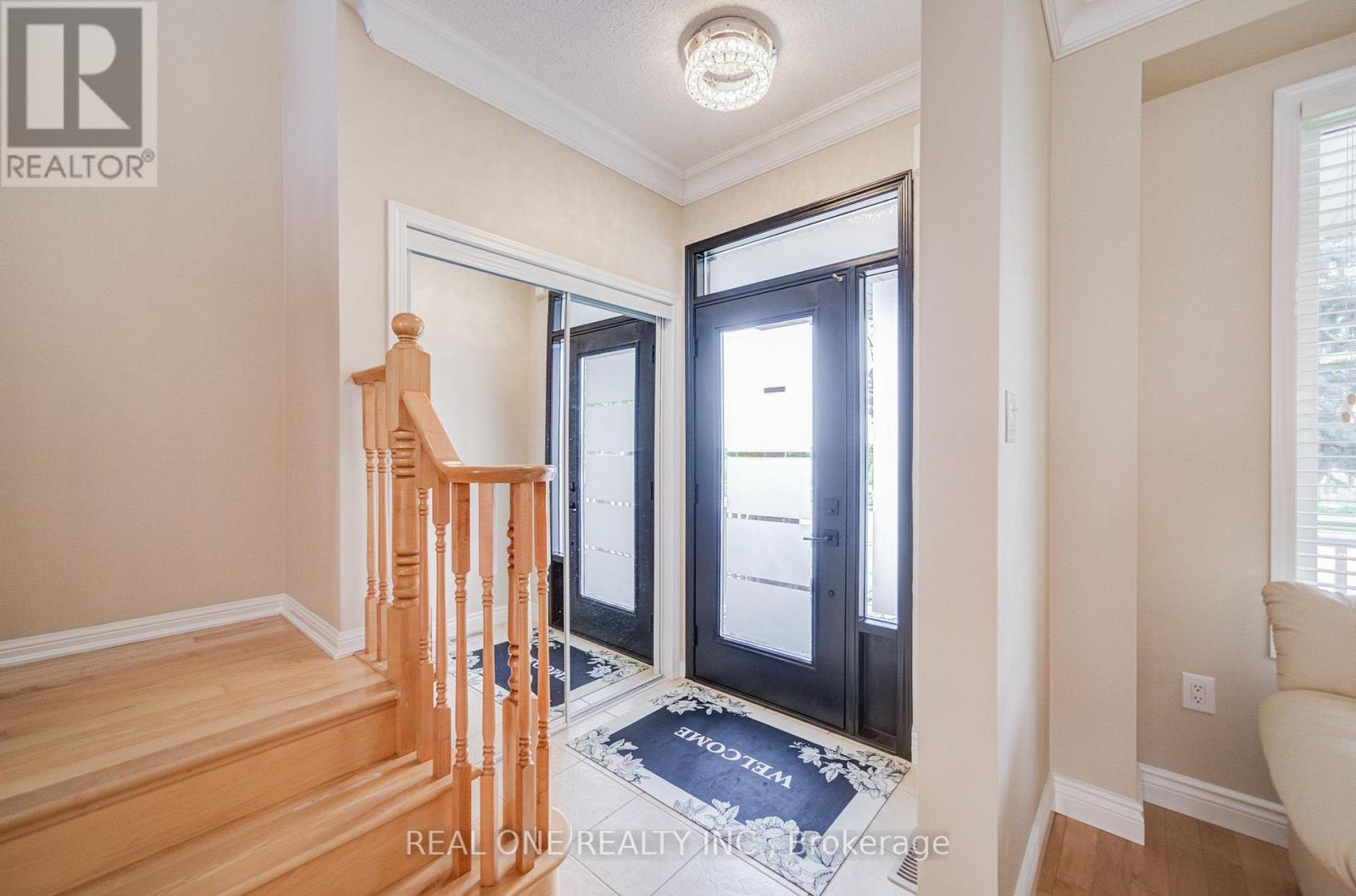 739 Philbrook Drive, Milton, Ontario L9T 0E9 - Photo 5 - W13665232