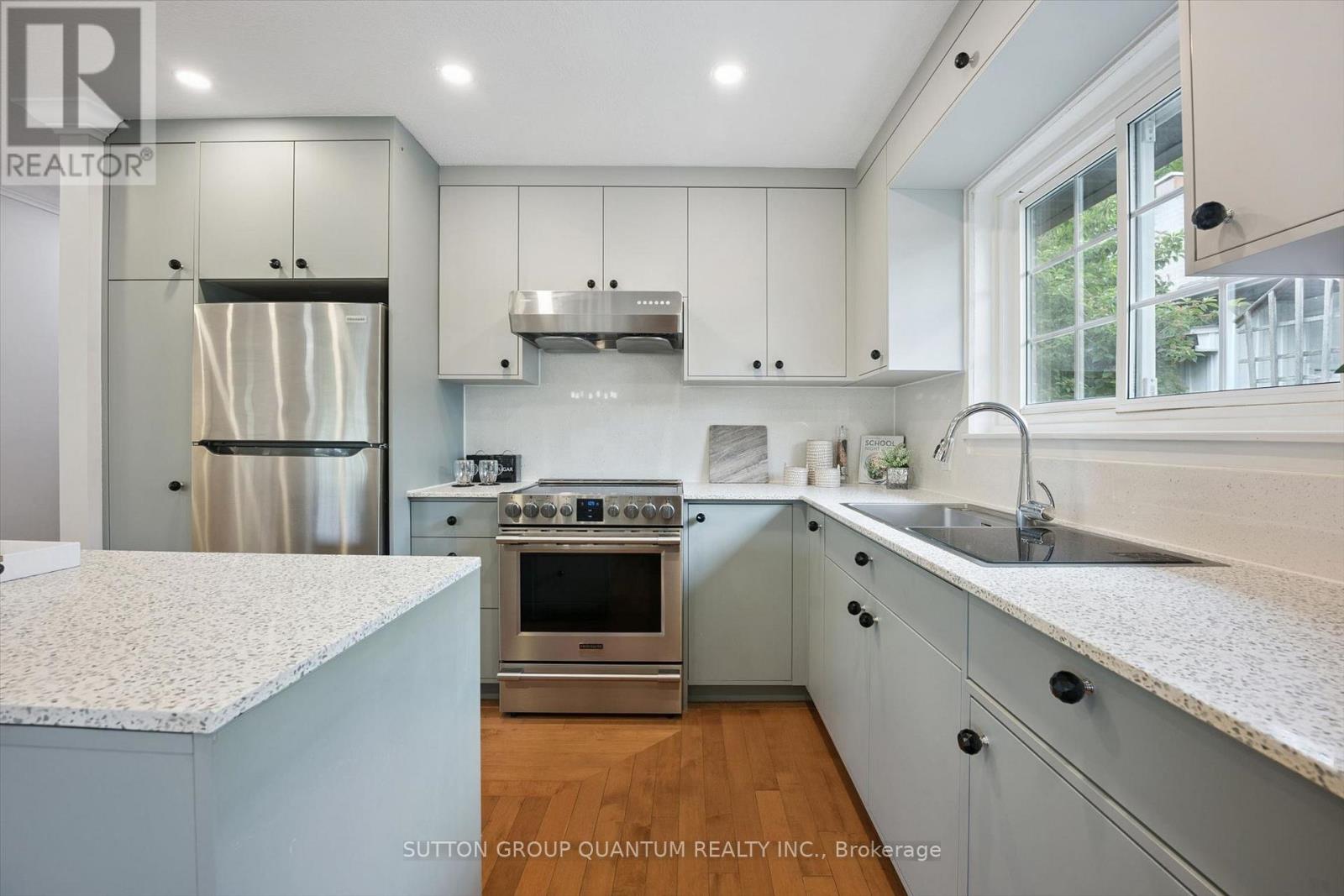 1027 Argus Drive, Mississauga, Ontario  L4Y 2L9 - Photo 13 - W13665254