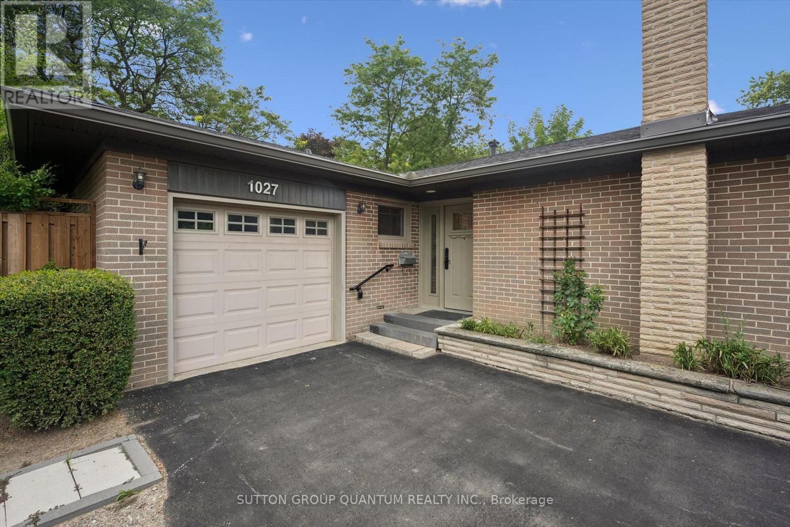 1027 Argus Drive, Mississauga, Ontario  L4Y 2L9 - Photo 5 - W13665254