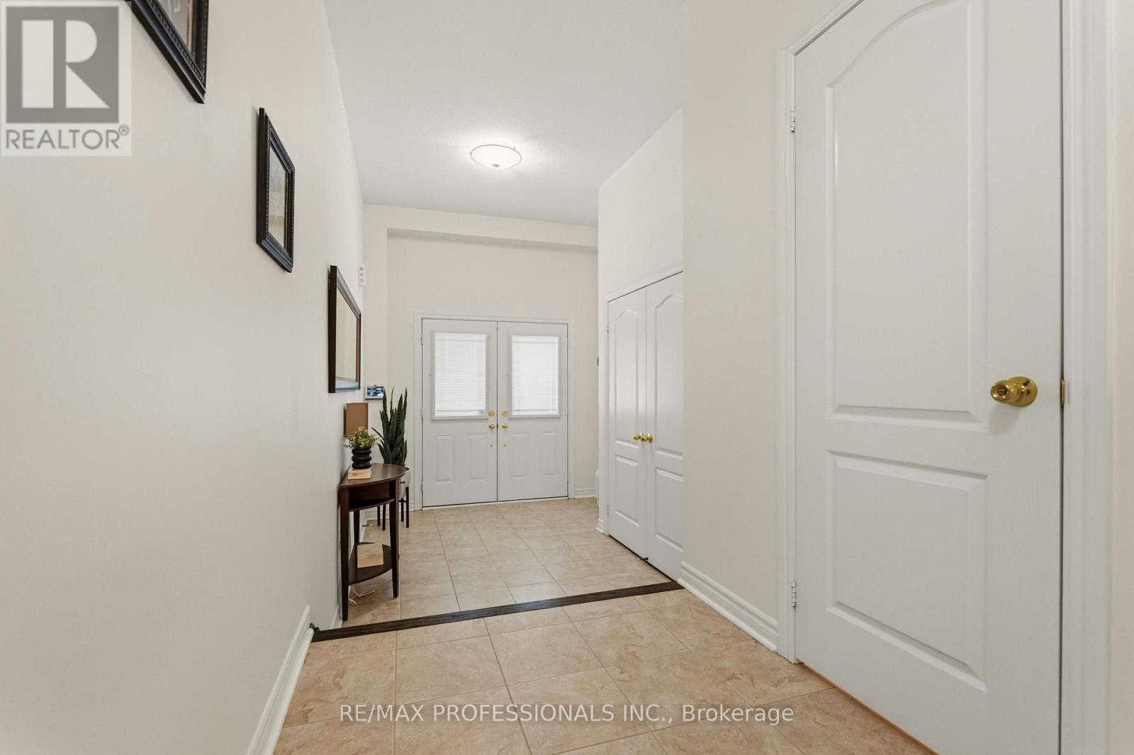 7 Iverson Drive, Brampton, Ontario  L6X 0P4 - Photo 10 - W13665266