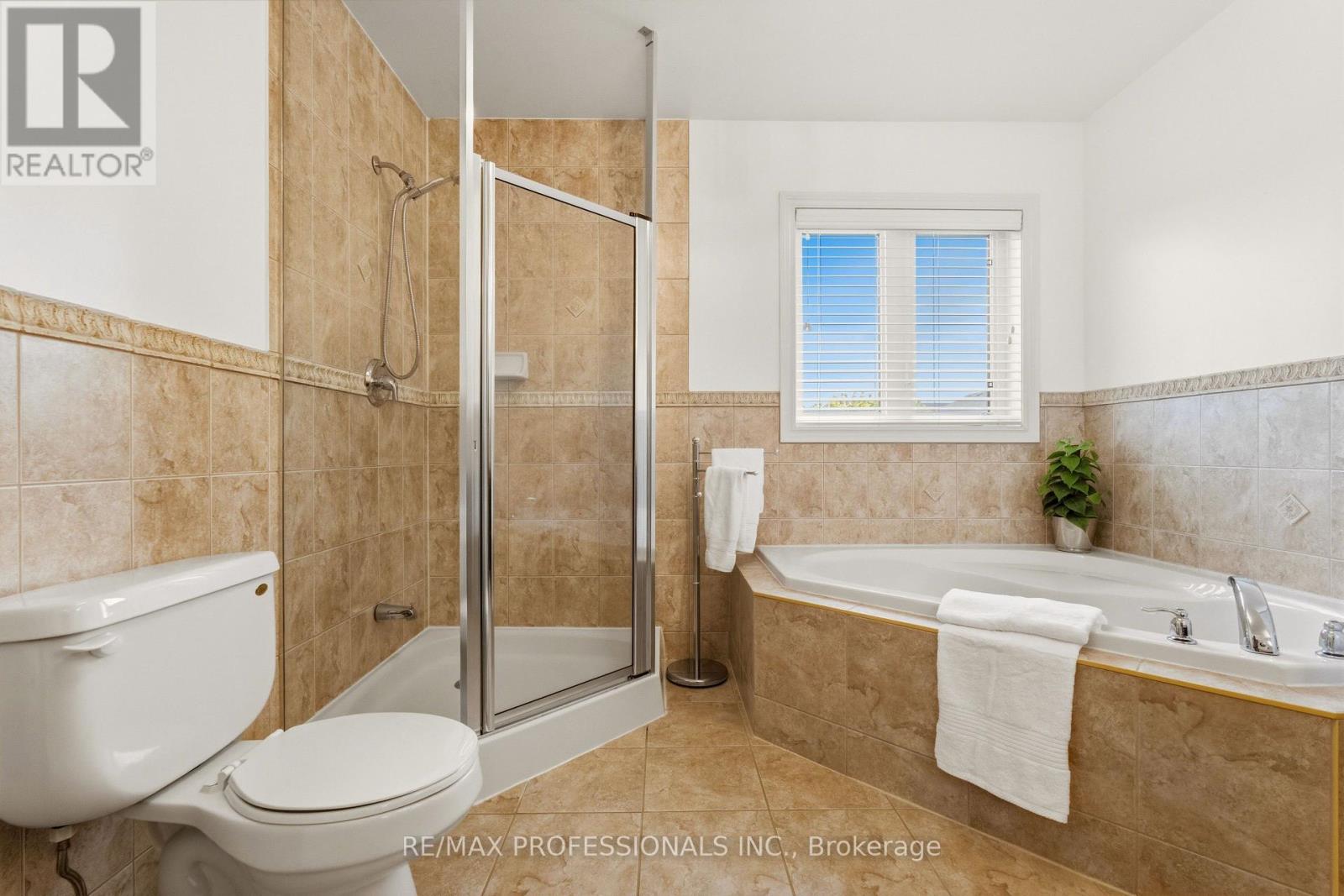 7 Iverson Drive, Brampton, Ontario  L6X 0P4 - Photo 32 - W13665266