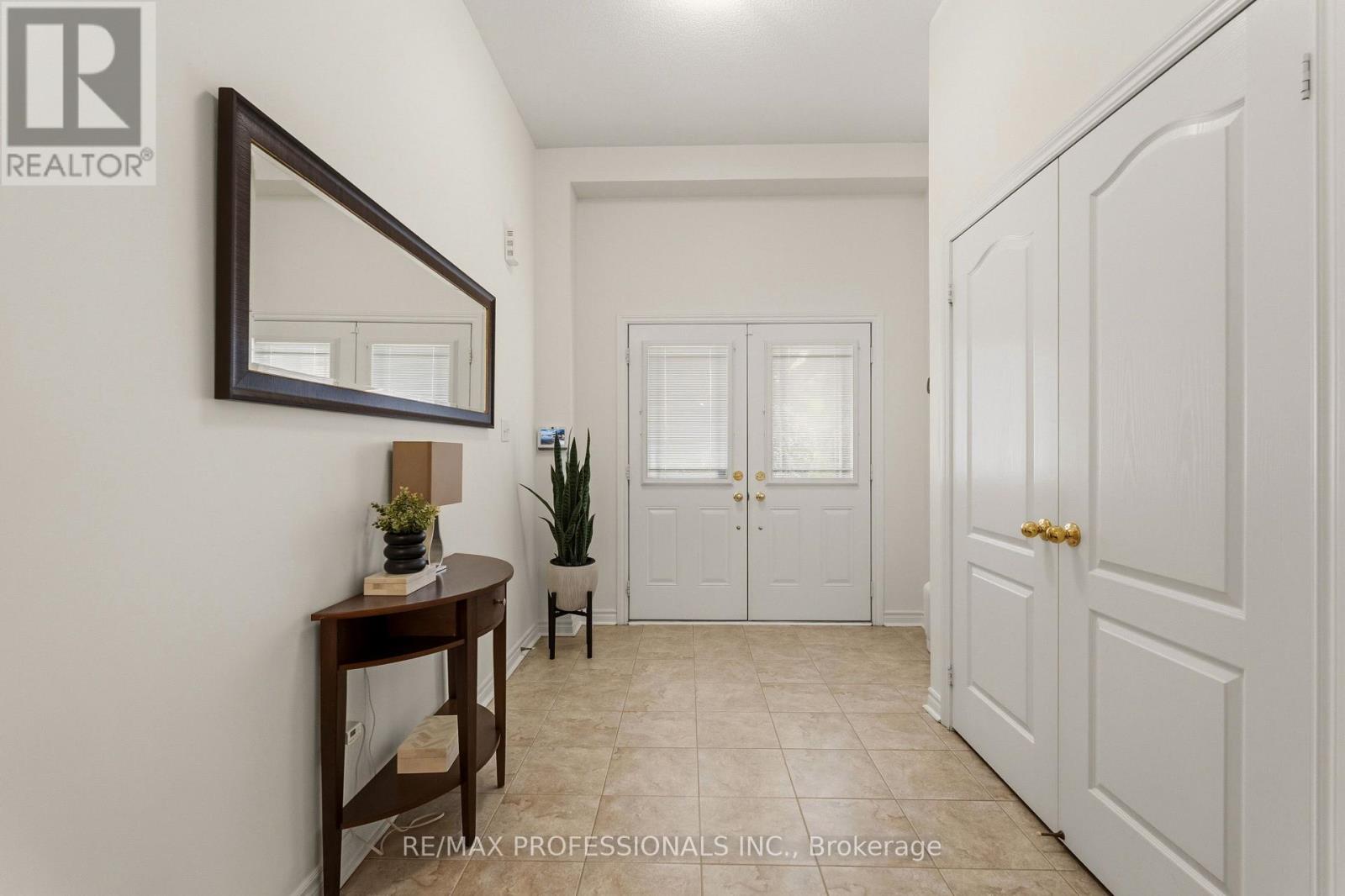 7 Iverson Drive, Brampton, Ontario  L6X 0P4 - Photo 8 - W13665266