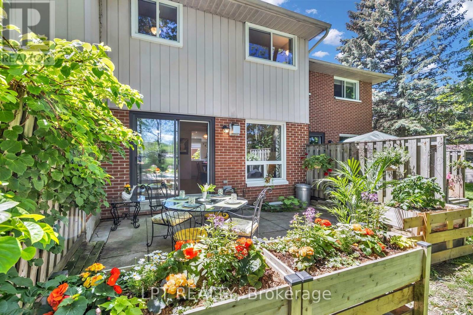 # 70 - 49 Rhonda Road, Guelph, Ontario  N1H 7A4 - Photo 2 - X13665250