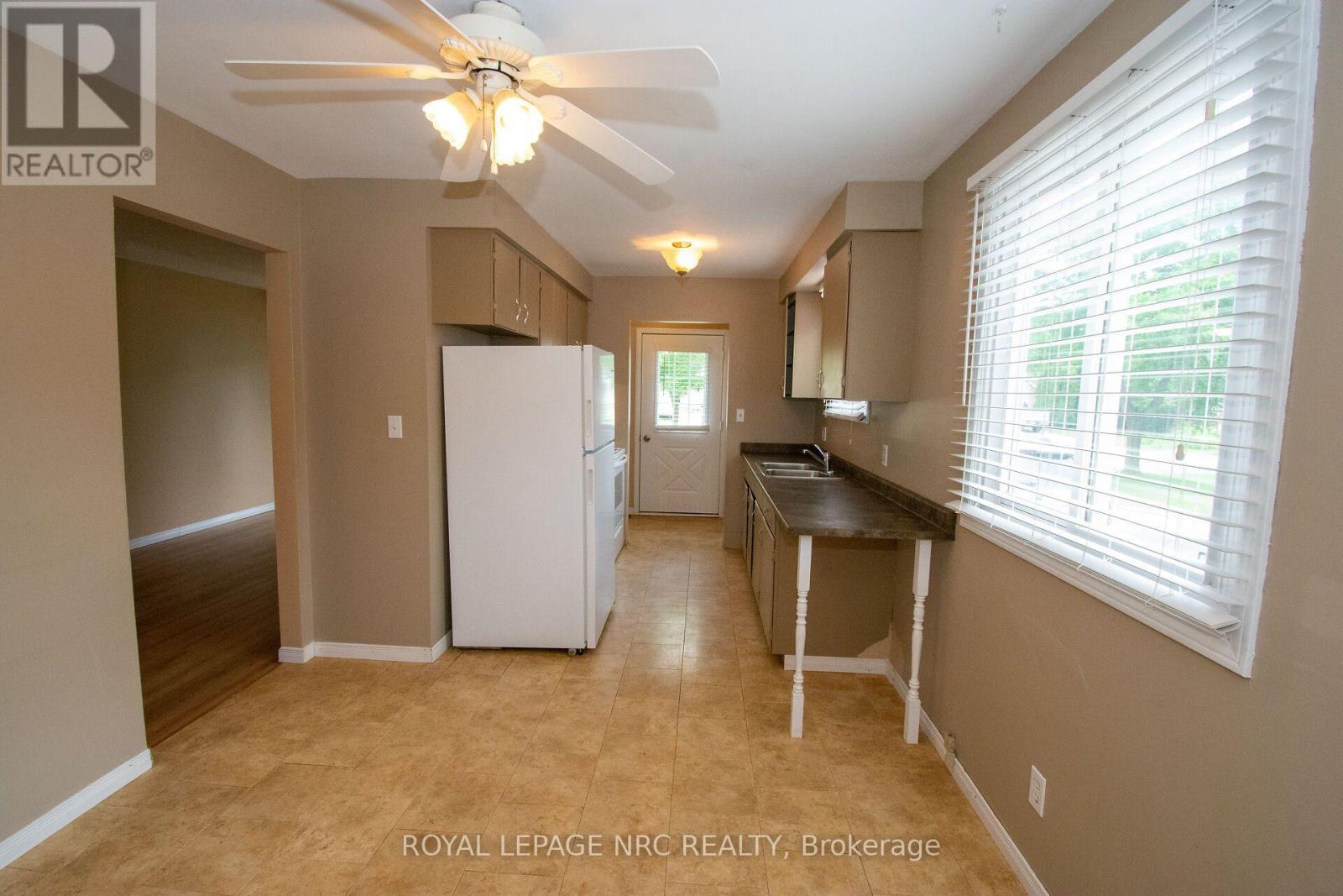 70 Oxford Street, St. Catharines, Ontario  L2P 3T6 - Photo 14 - X13665362
