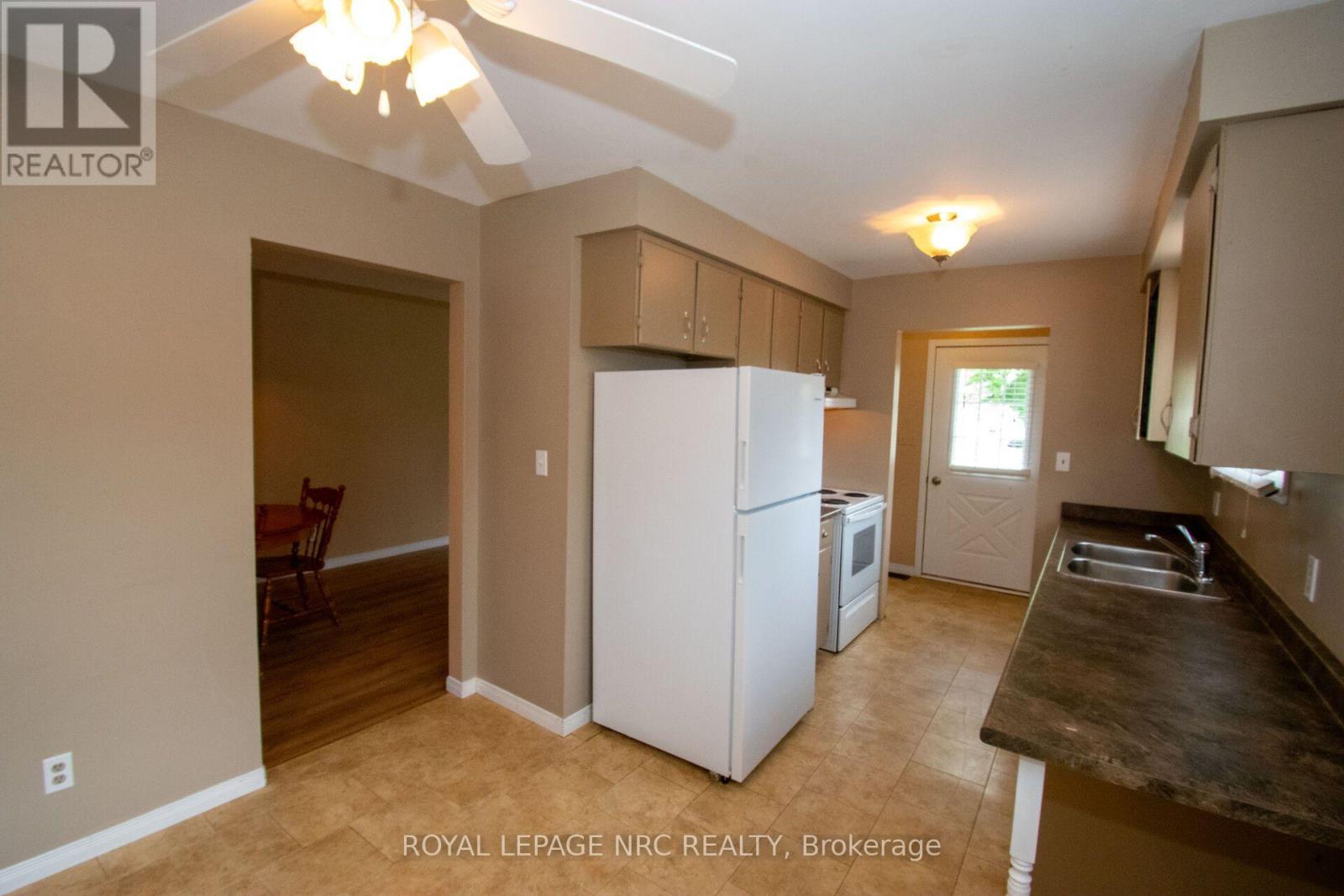 70 Oxford Street, St. Catharines, Ontario  L2P 3T6 - Photo 15 - X13665362