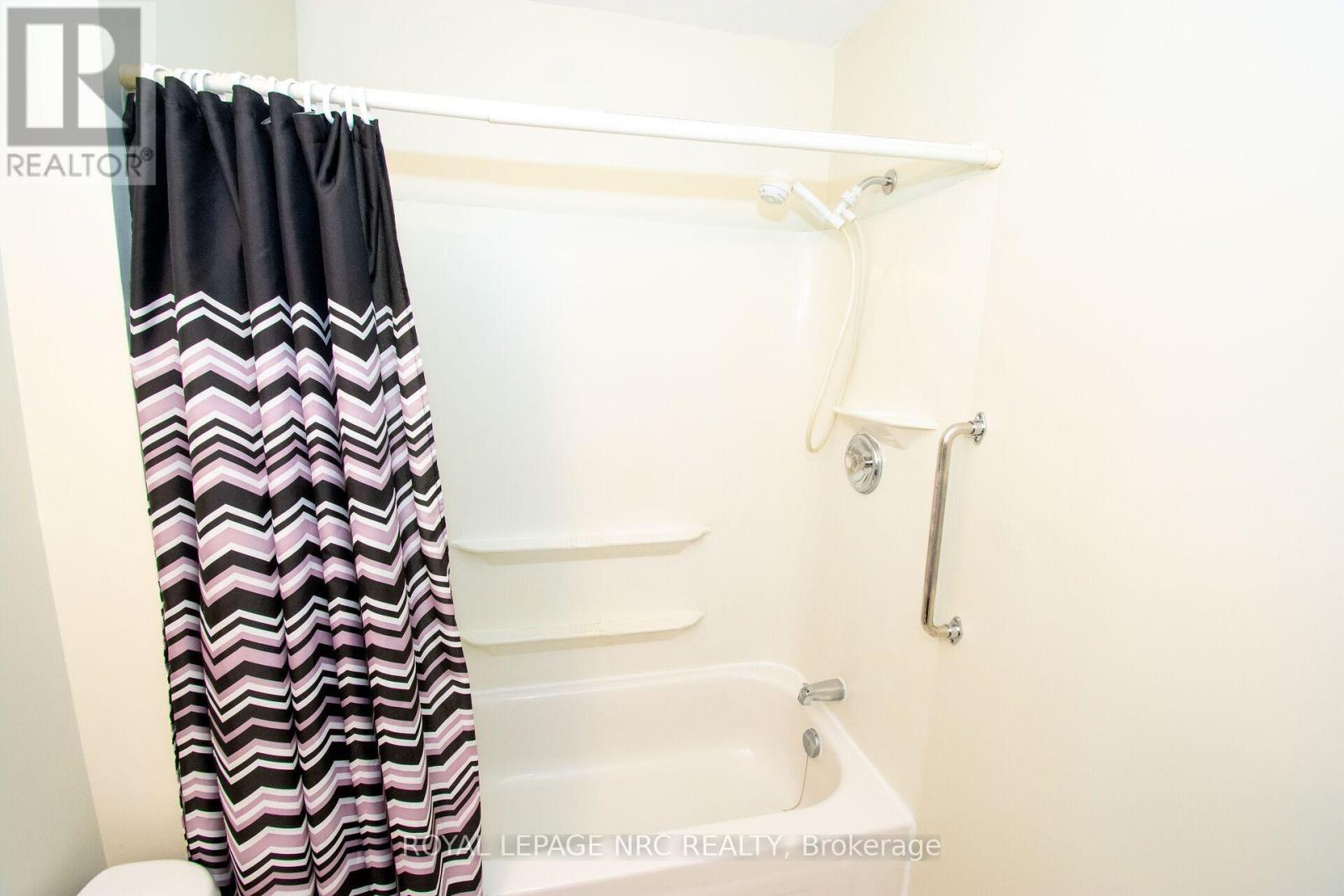 70 Oxford Street, St. Catharines, Ontario  L2P 3T6 - Photo 27 - X13665362