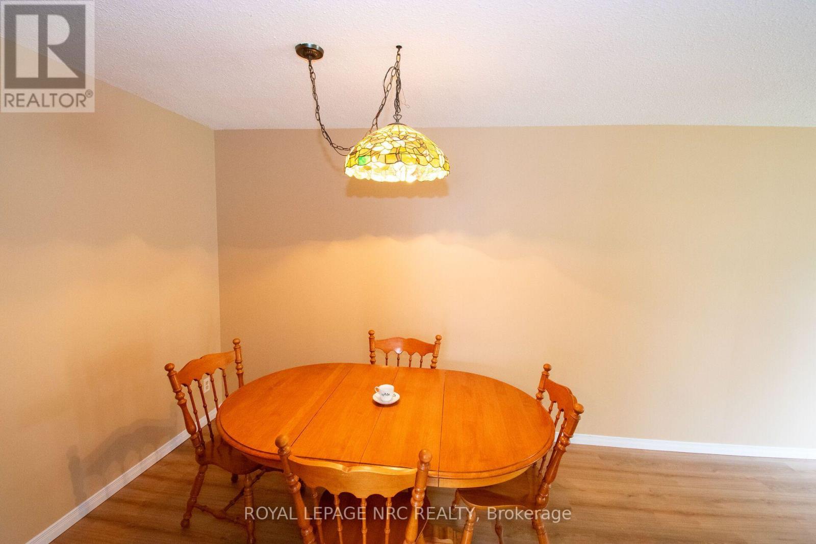 70 Oxford Street, St. Catharines, Ontario  L2P 3T6 - Photo 8 - X13665362